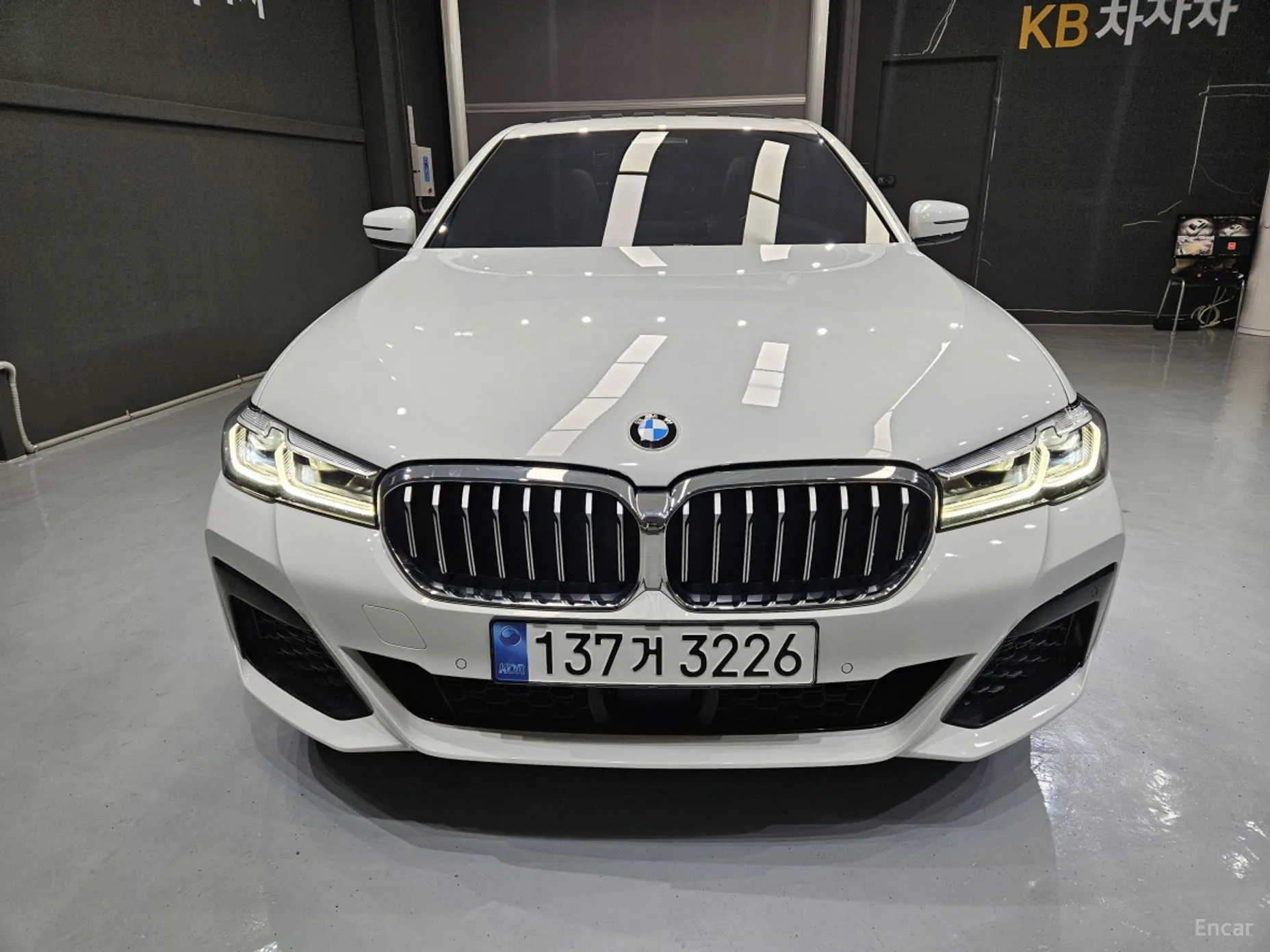 BMW 5 Series (G30) превью 3