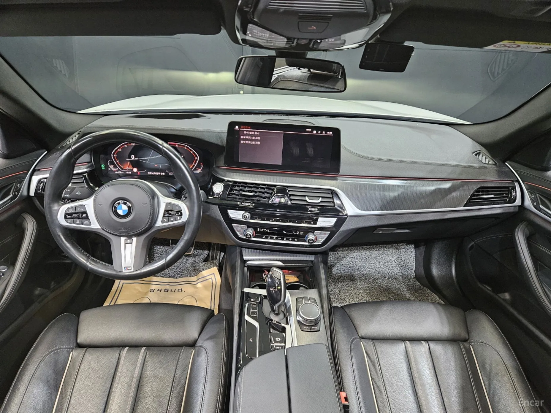 BMW 5 Series (G30) превью 7