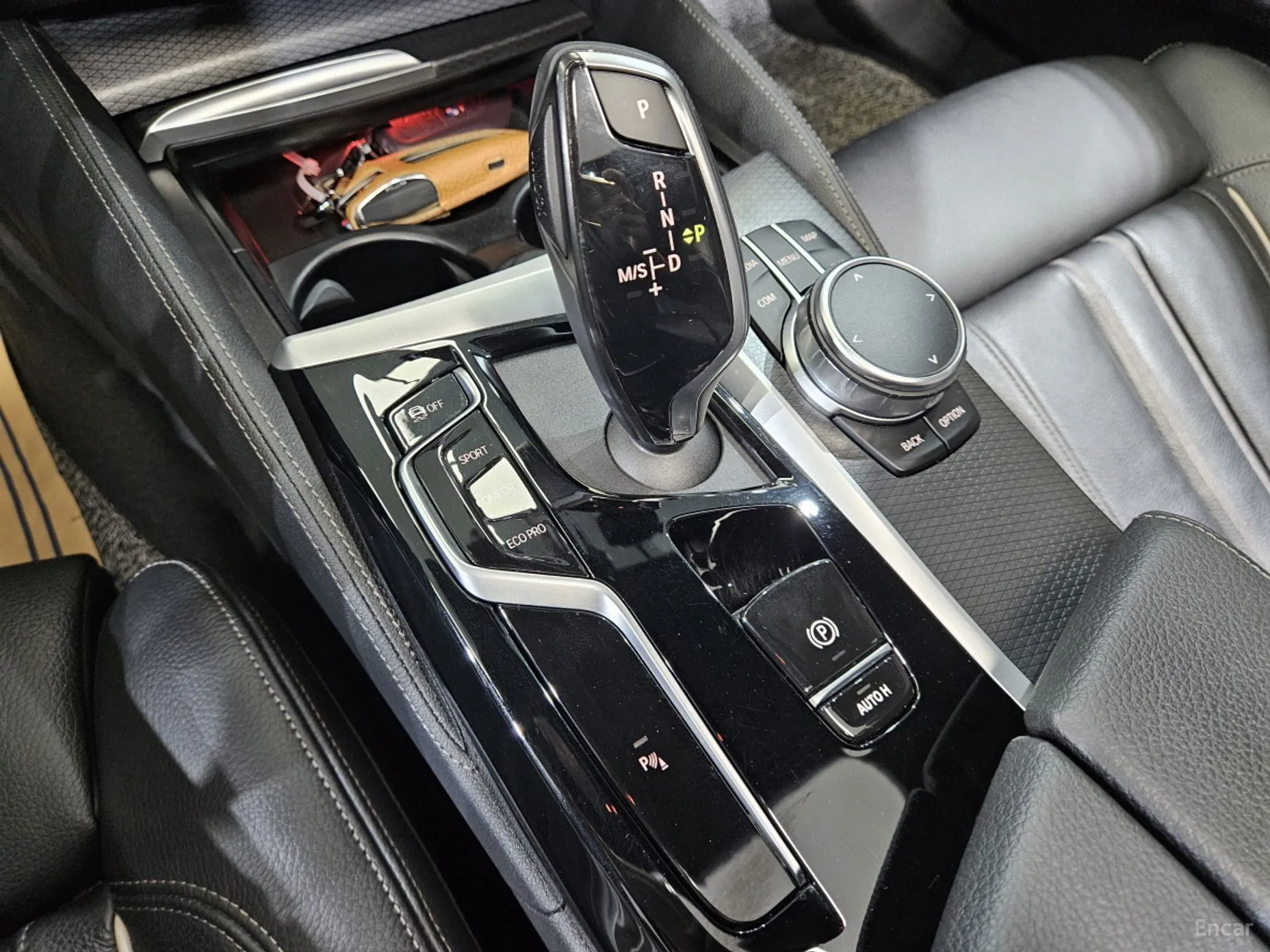 BMW 5 Series (G30) превью 9