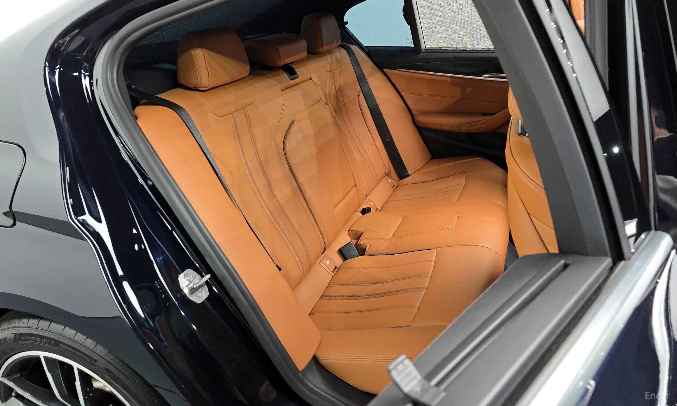 BMW 5 Series (G30) превью 12