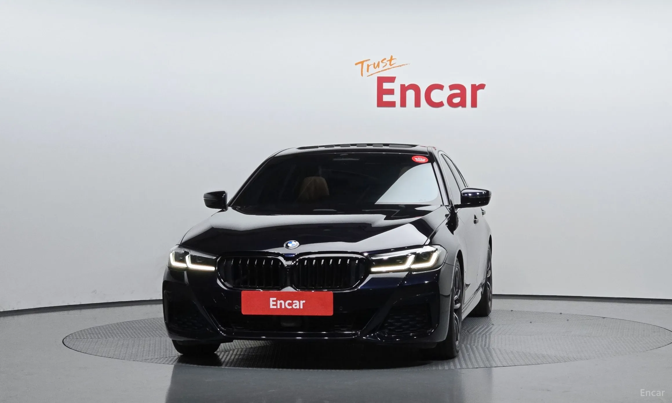 BMW 5 Series (G30) превью 3