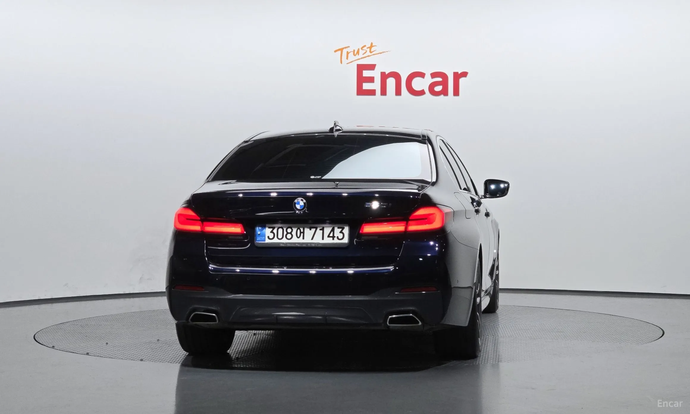 BMW 5 Series (G30) превью 4