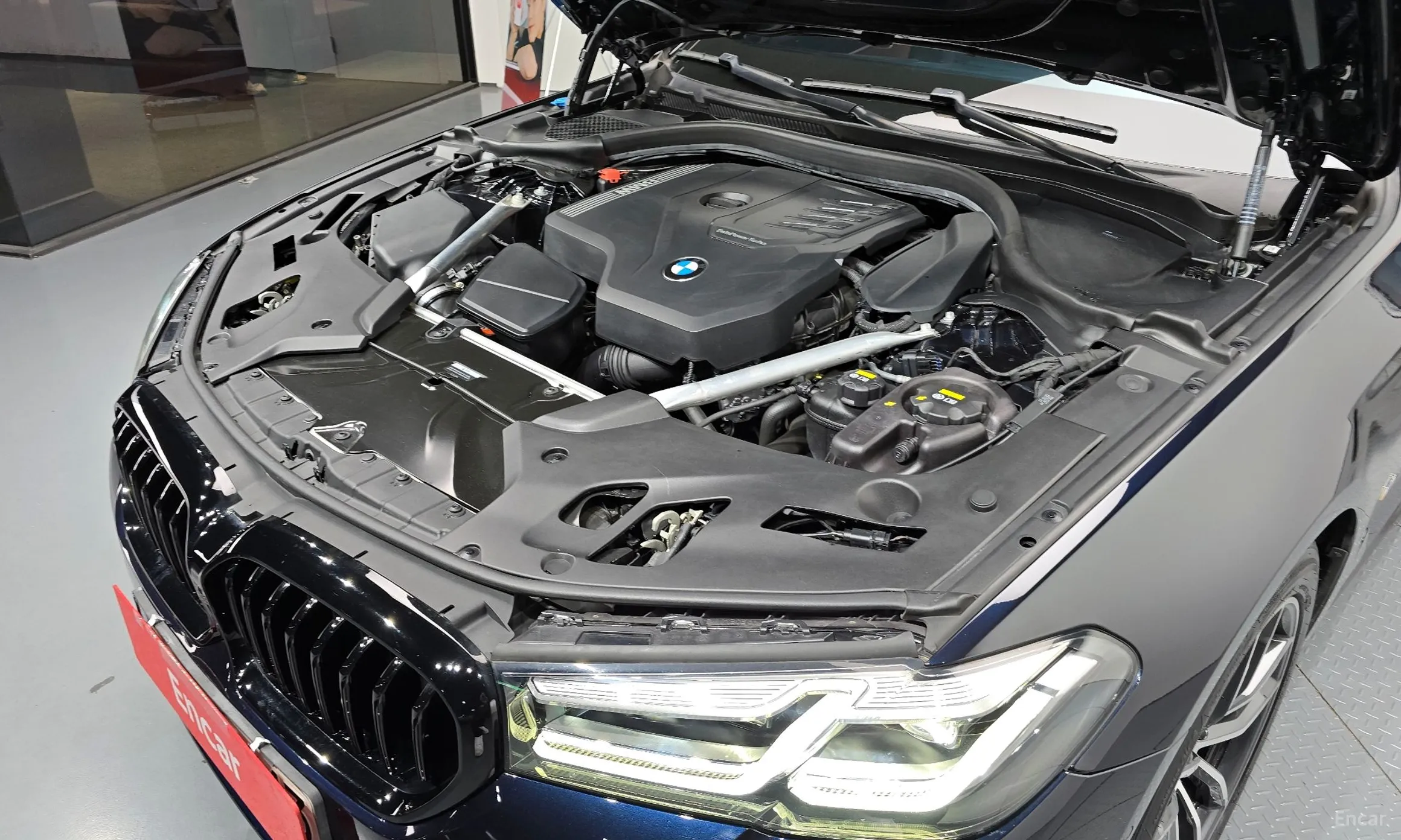 BMW 5 Series (G30) превью 6