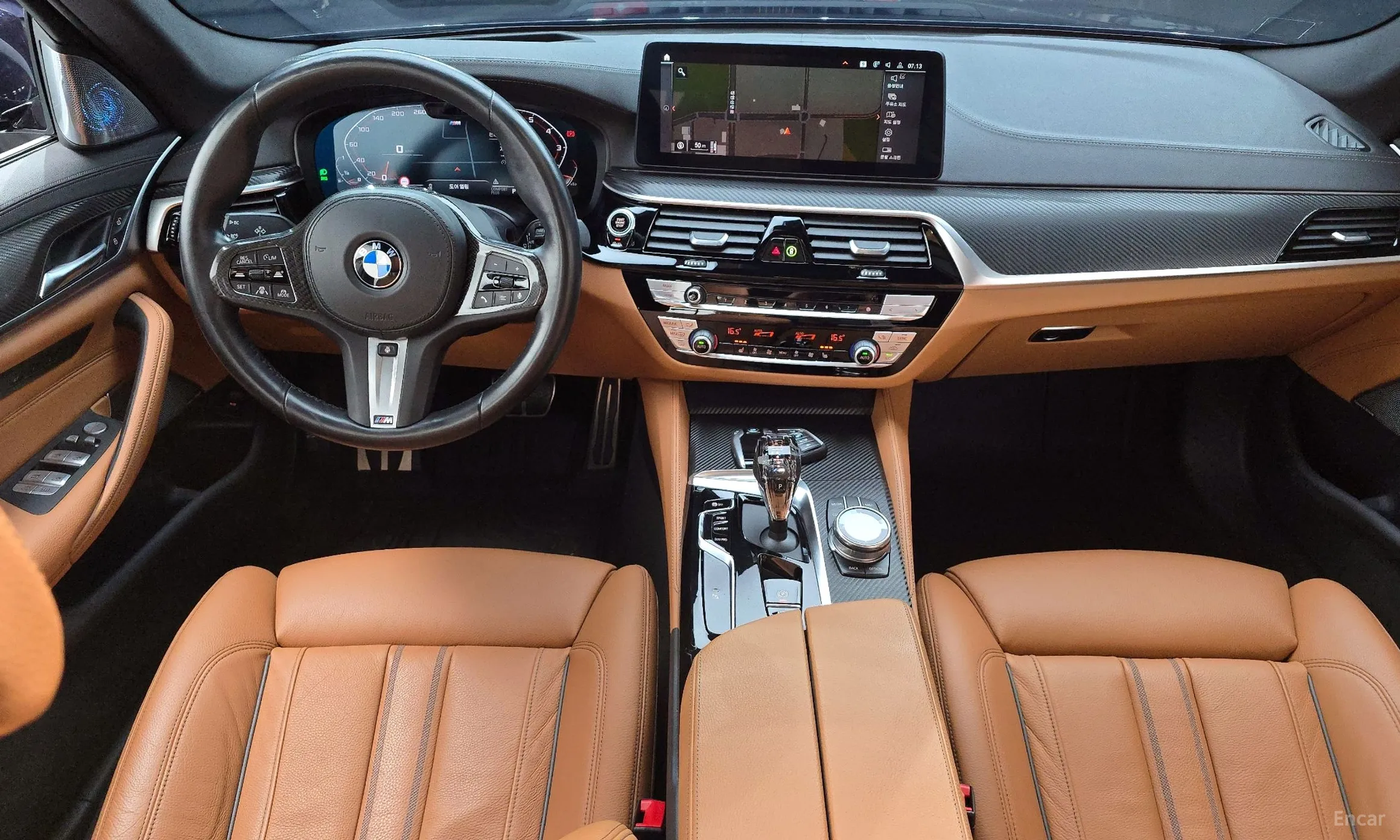 BMW 5 Series (G30) превью 7