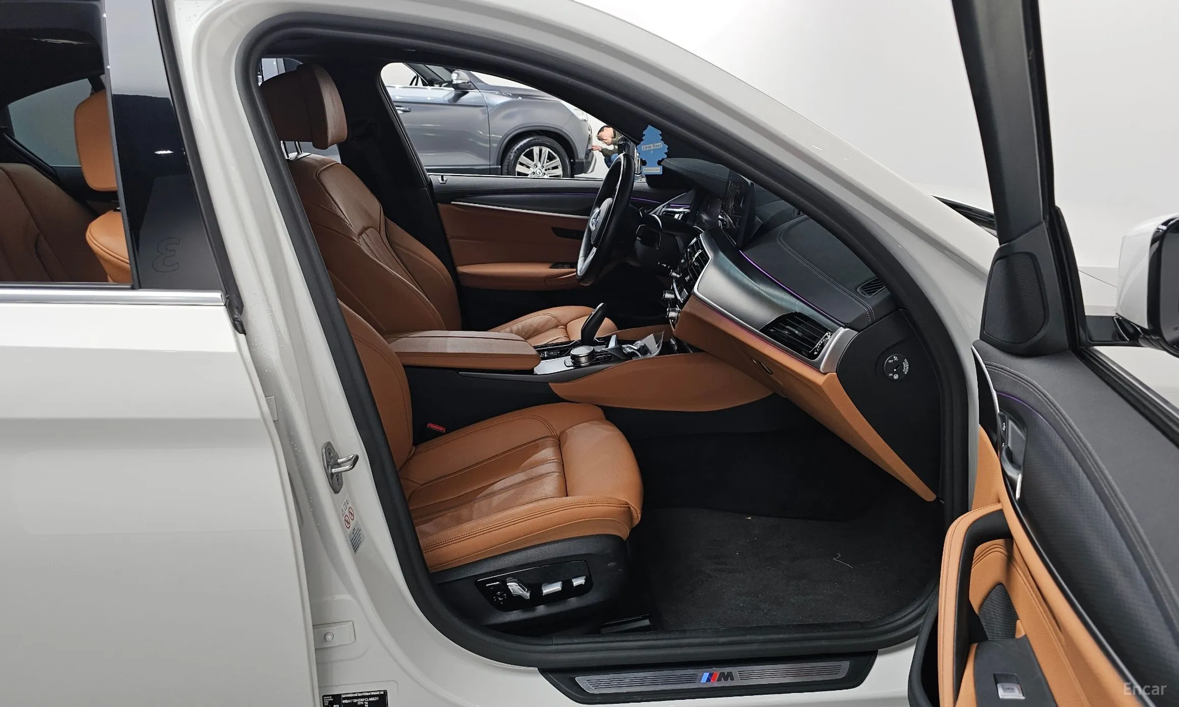 BMW 5 Series (G30) превью 11