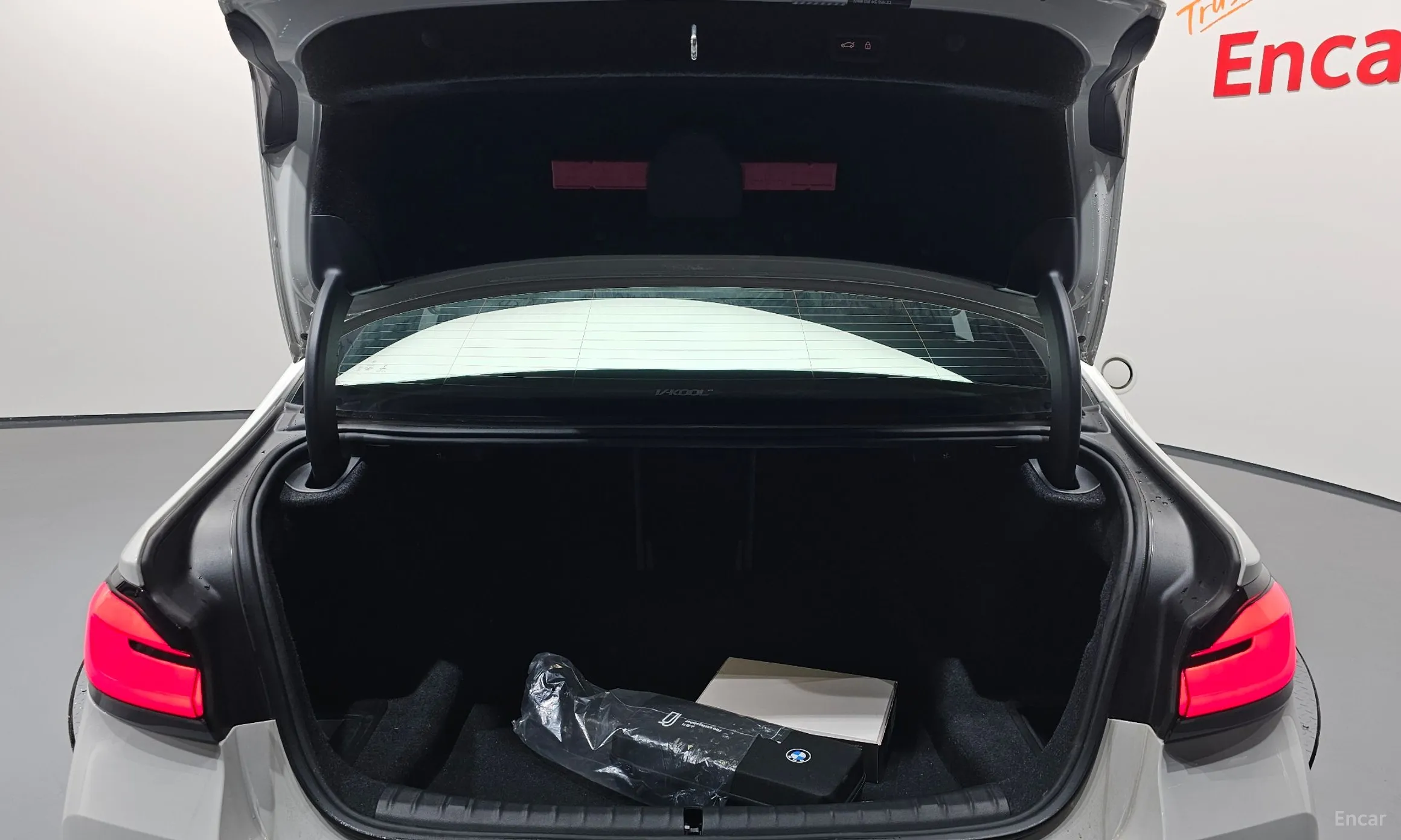 BMW 5 Series (G30) превью 20