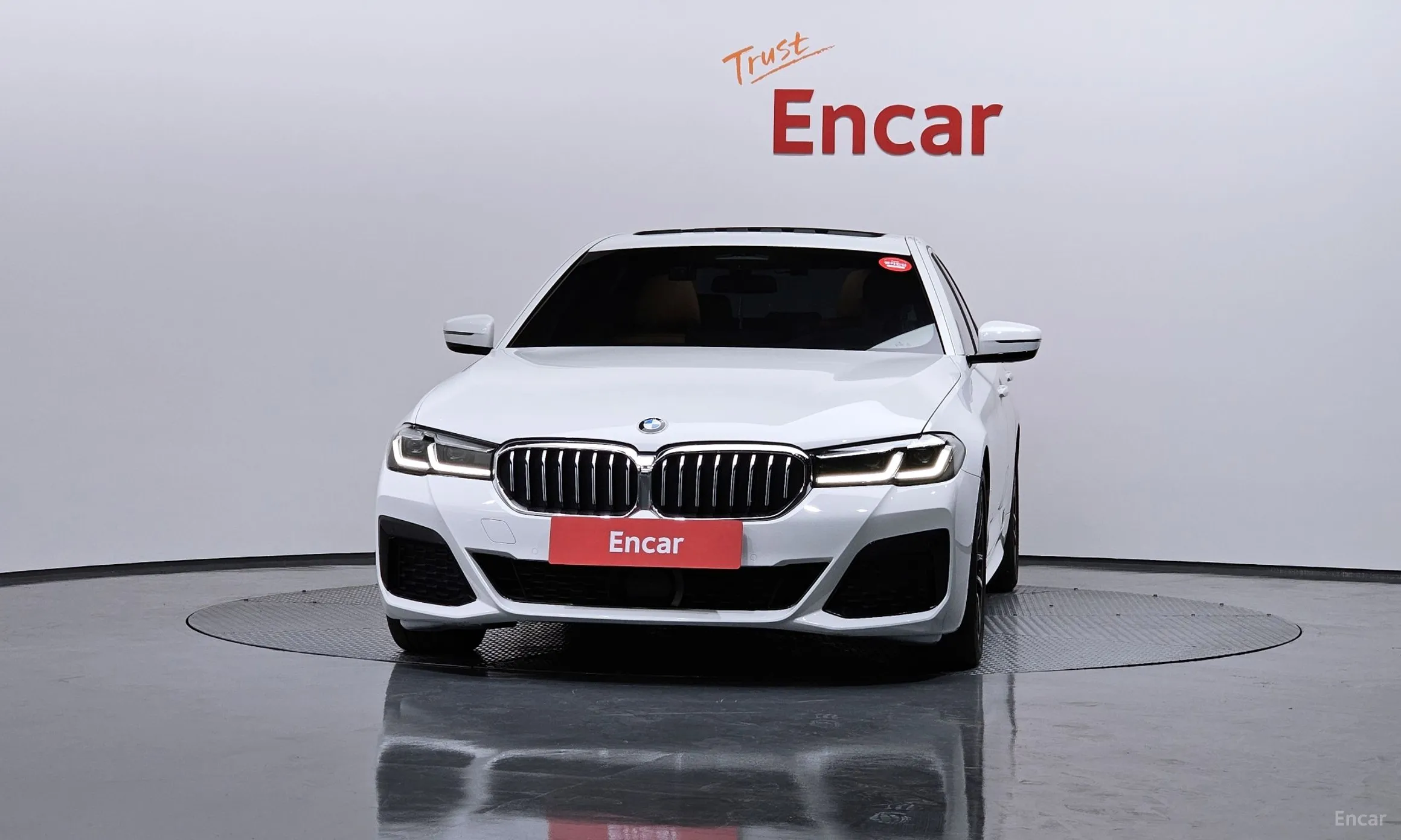 BMW 5 Series (G30) превью 3