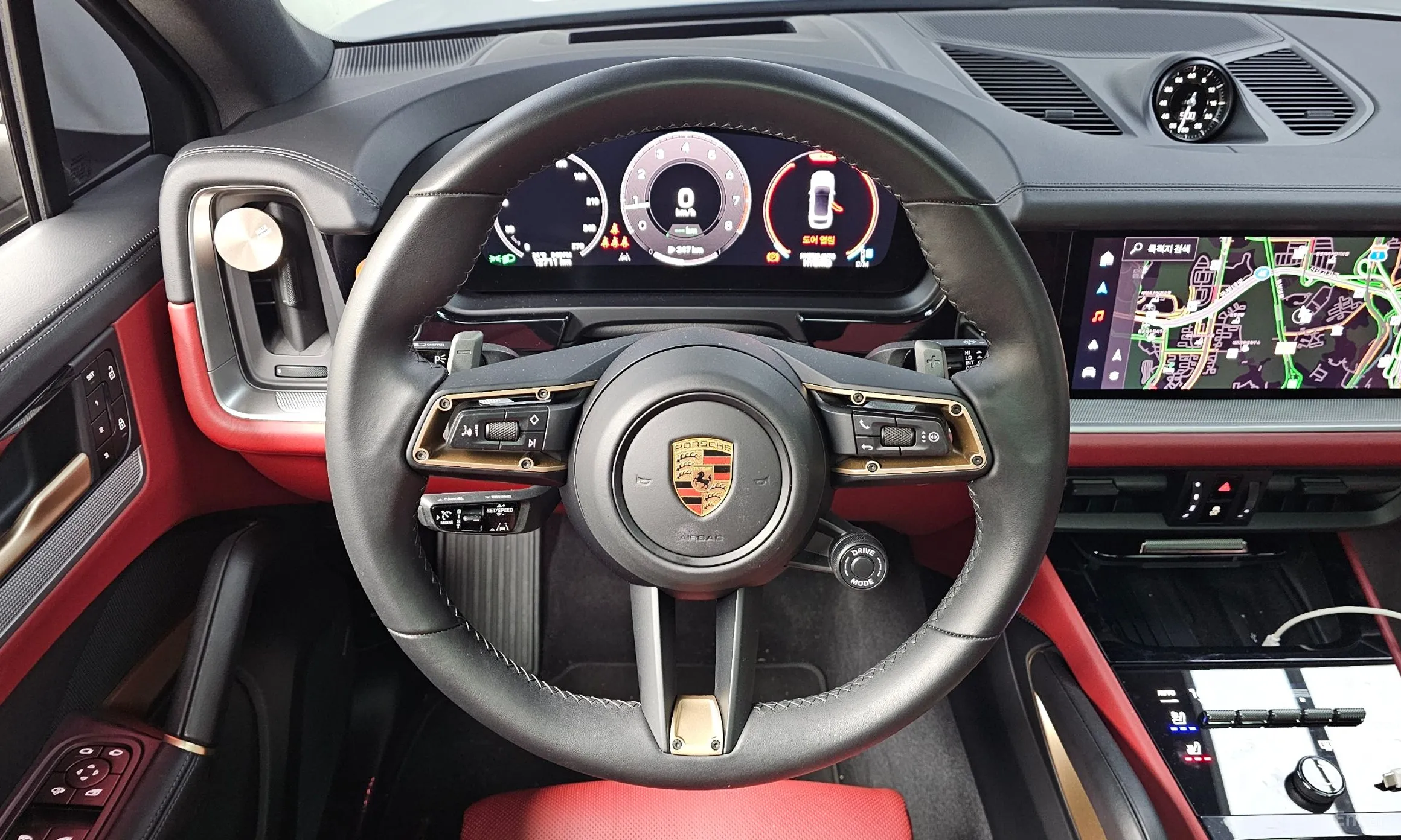 Porsche Cayenne (PO536) превью 13