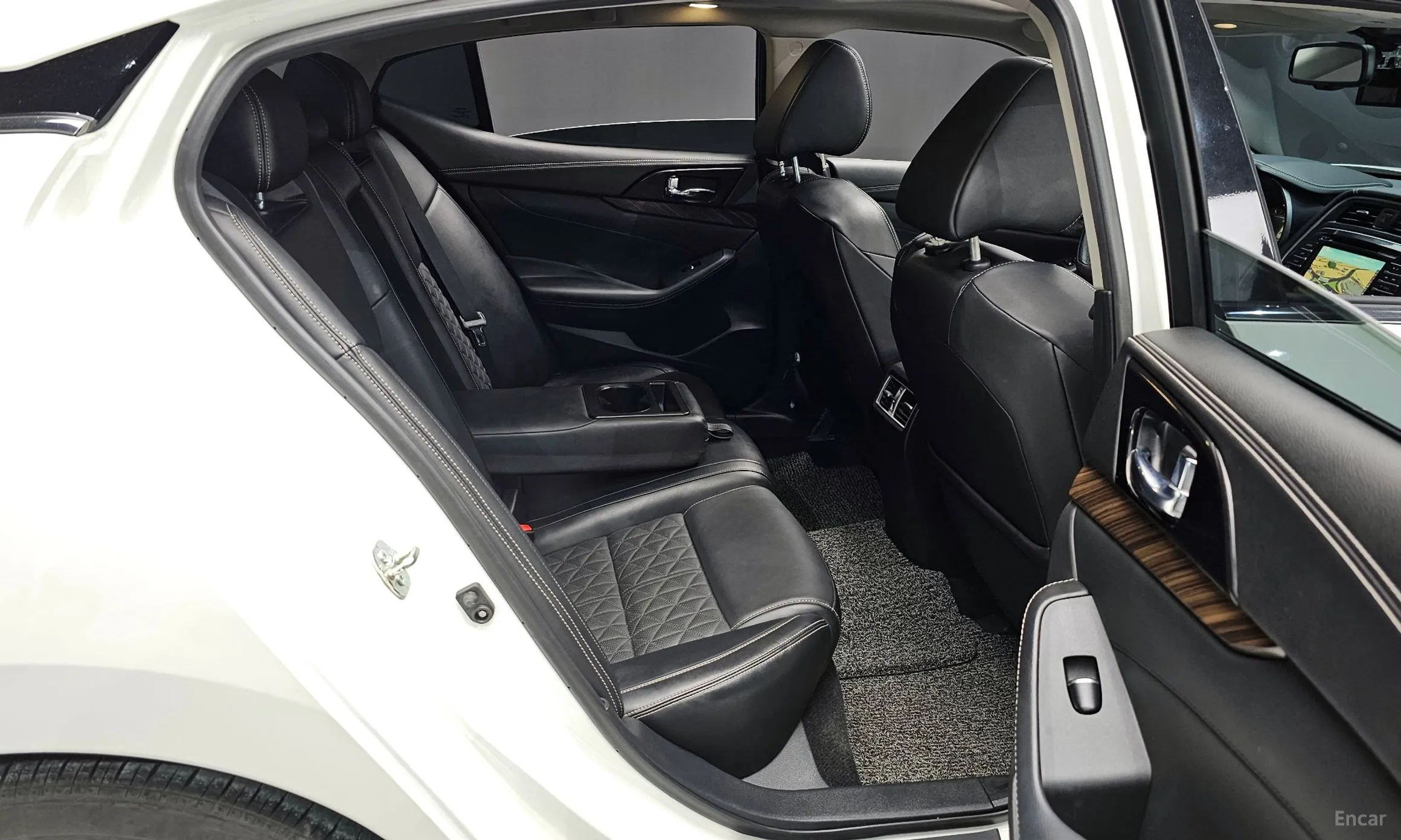 Nissan Maxima (A36) превью 12