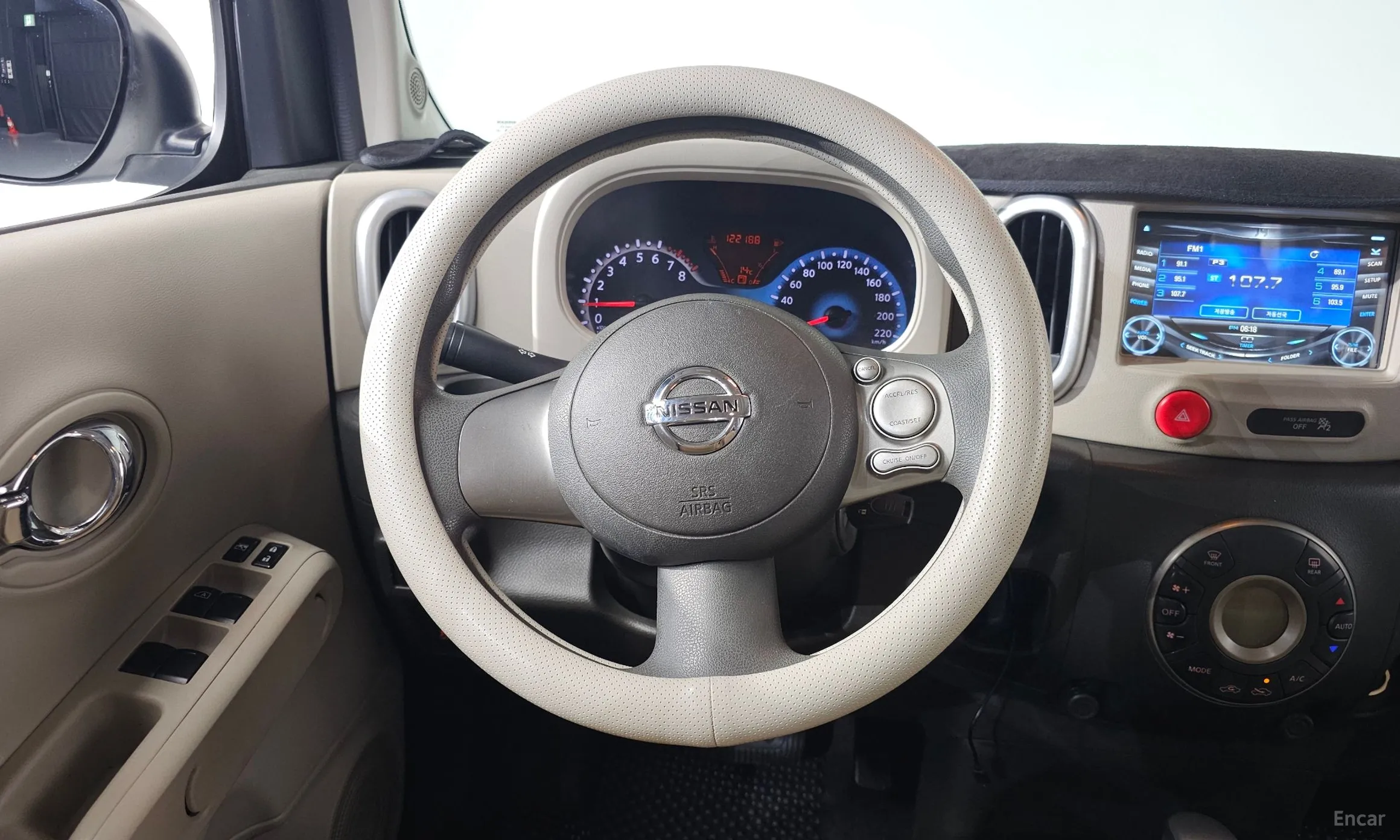 Nissan Cube превью 13