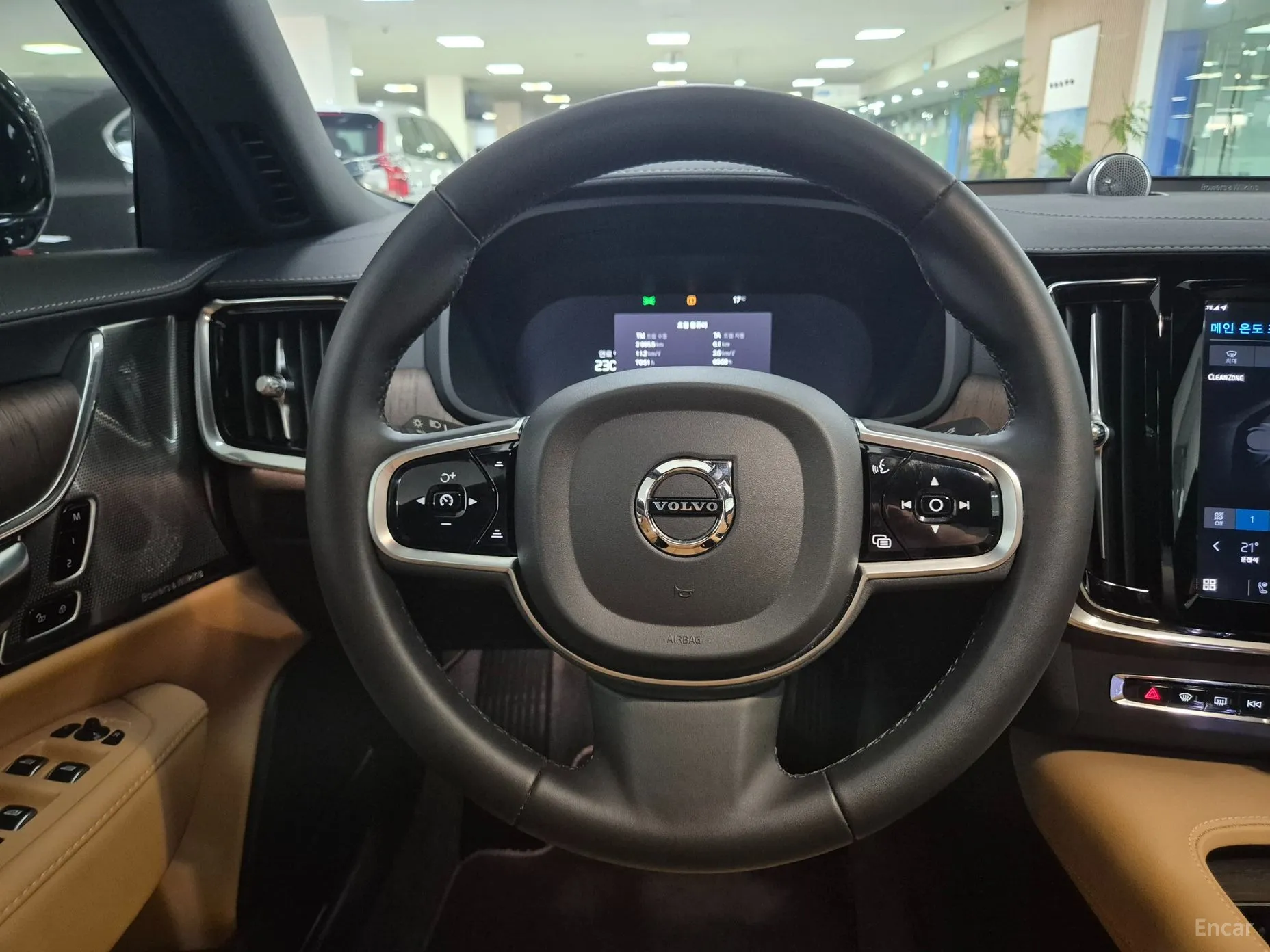 Volvo S90 превью 14
