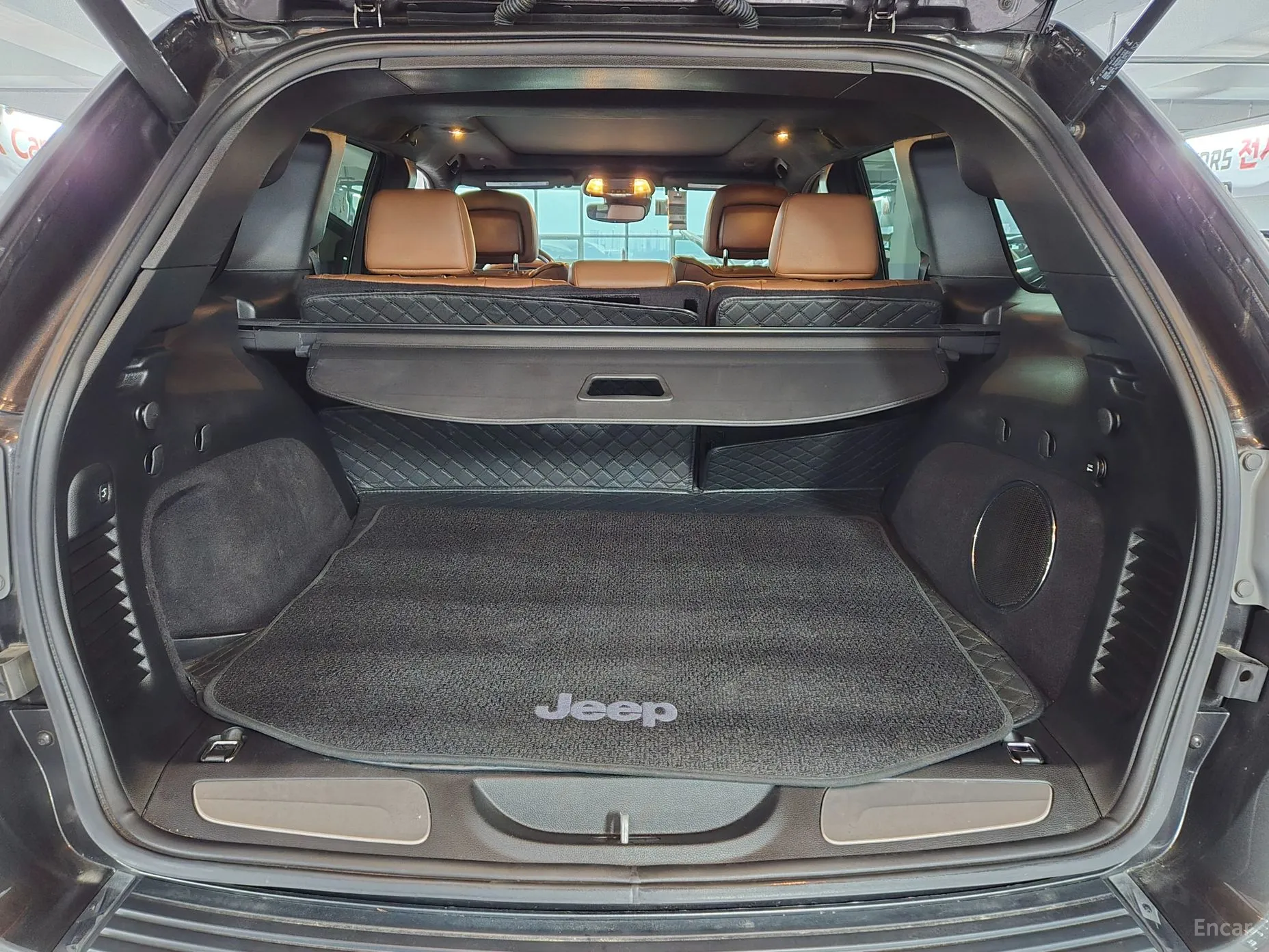 Jeep Grand Cherokee превью 17