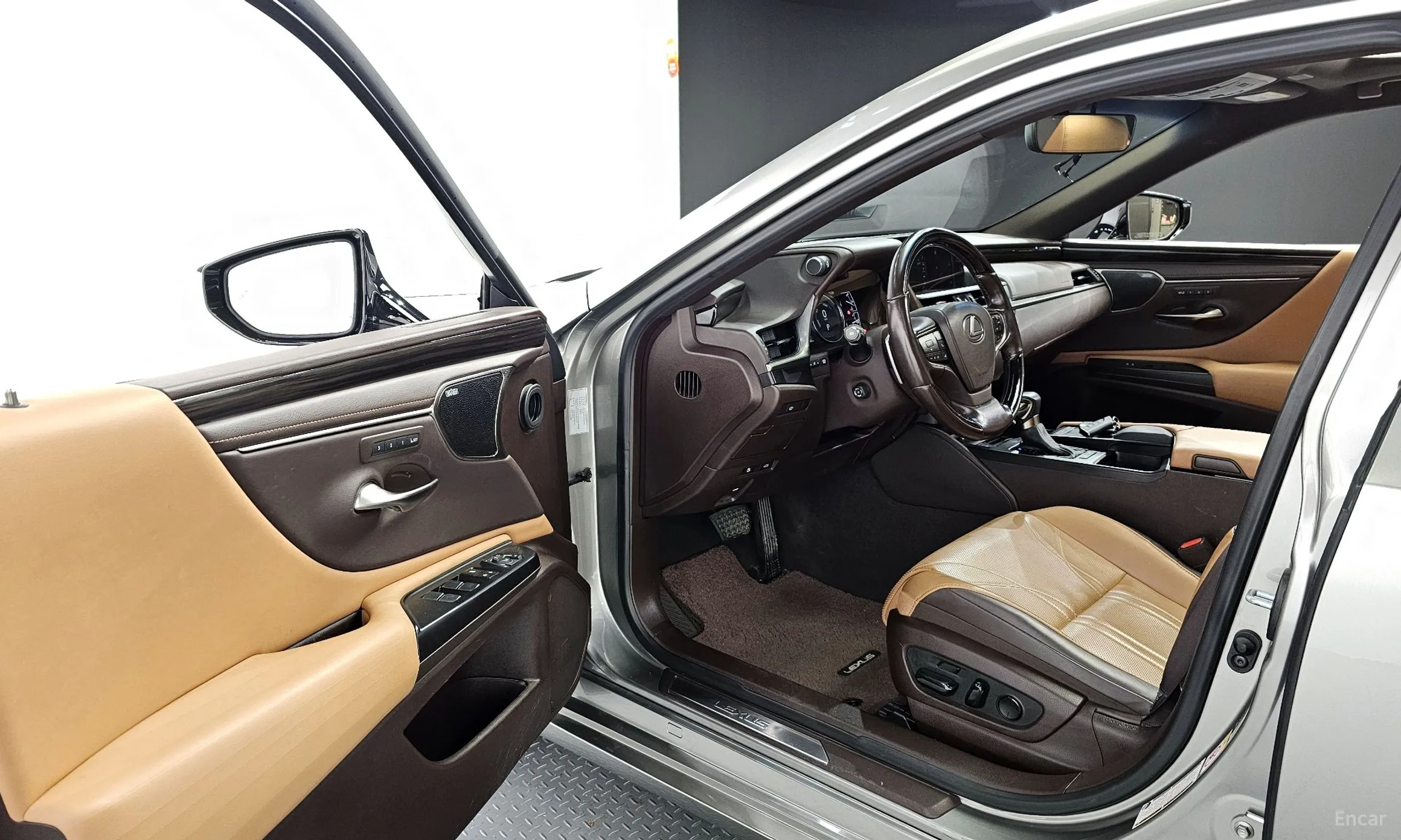 Lexus ES300h 7th Generation превью 11