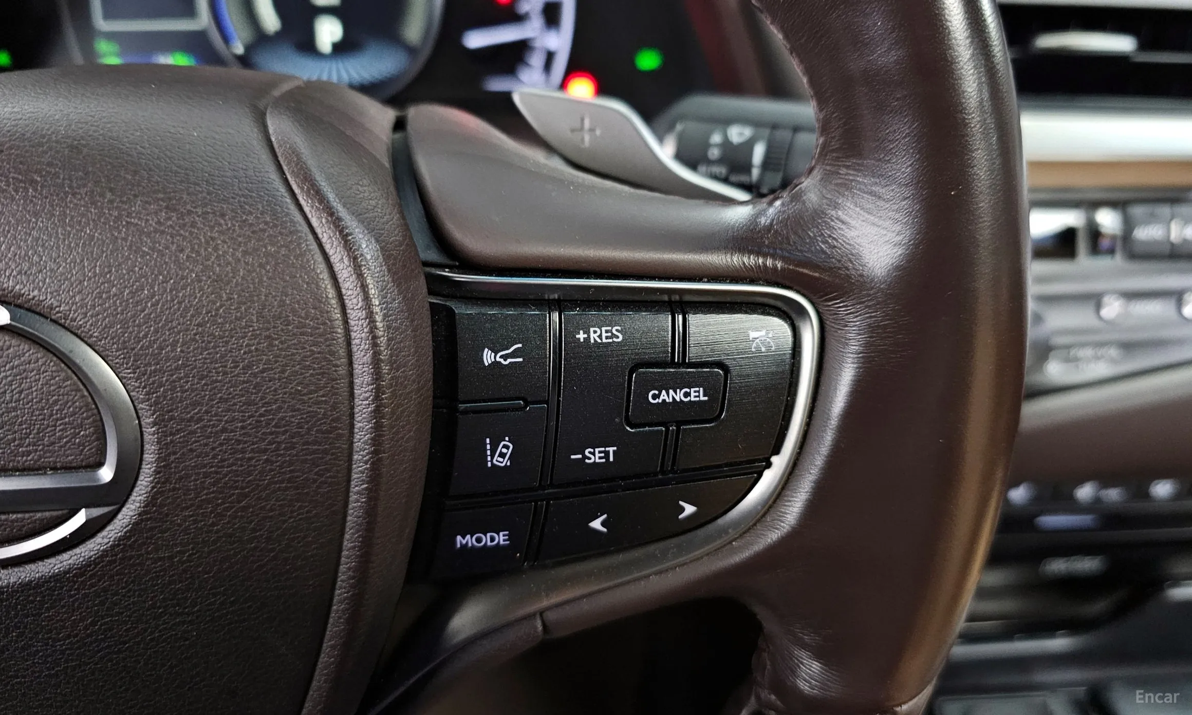 Lexus ES300h 7th Generation превью 12