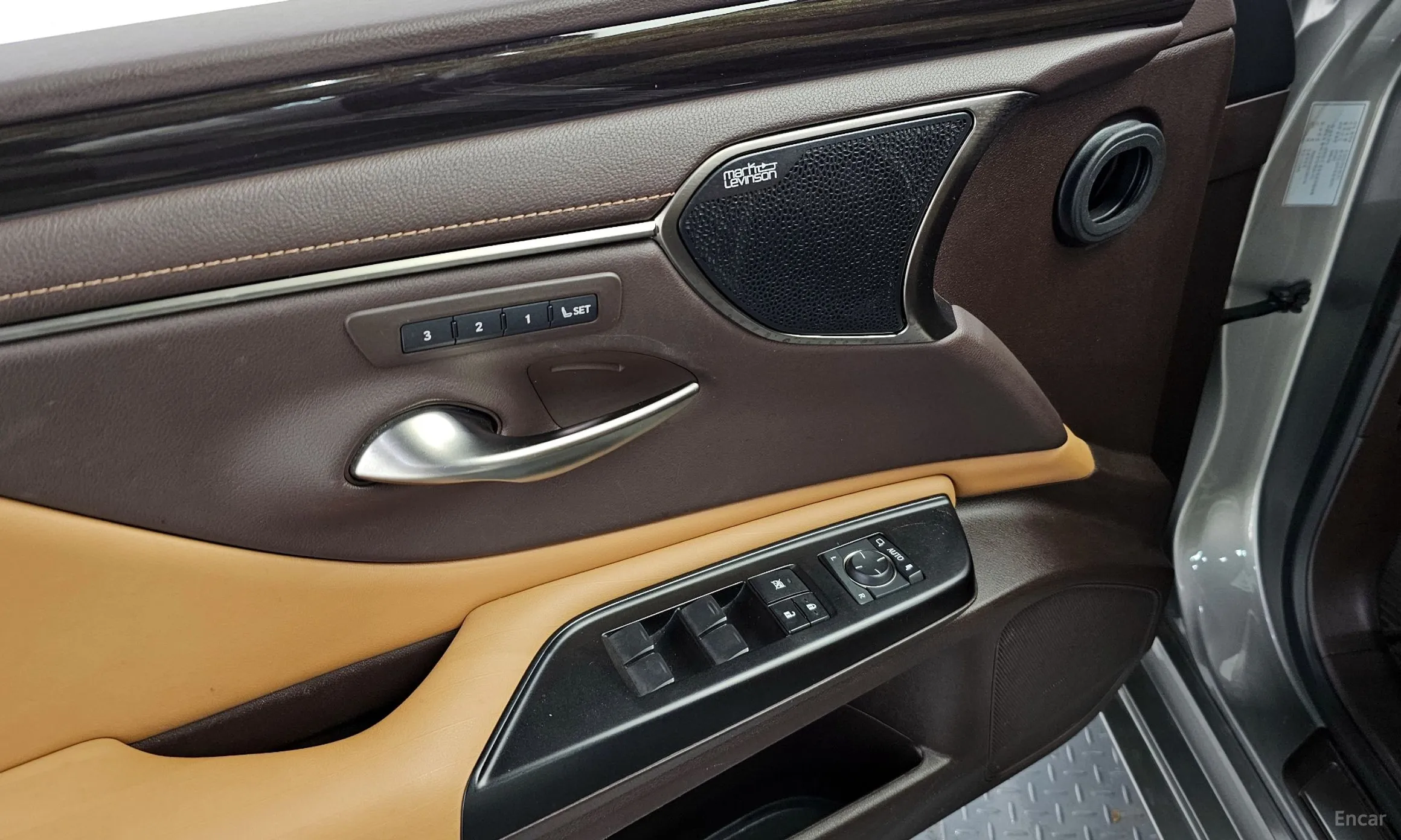 Lexus ES300h 7th Generation превью 20