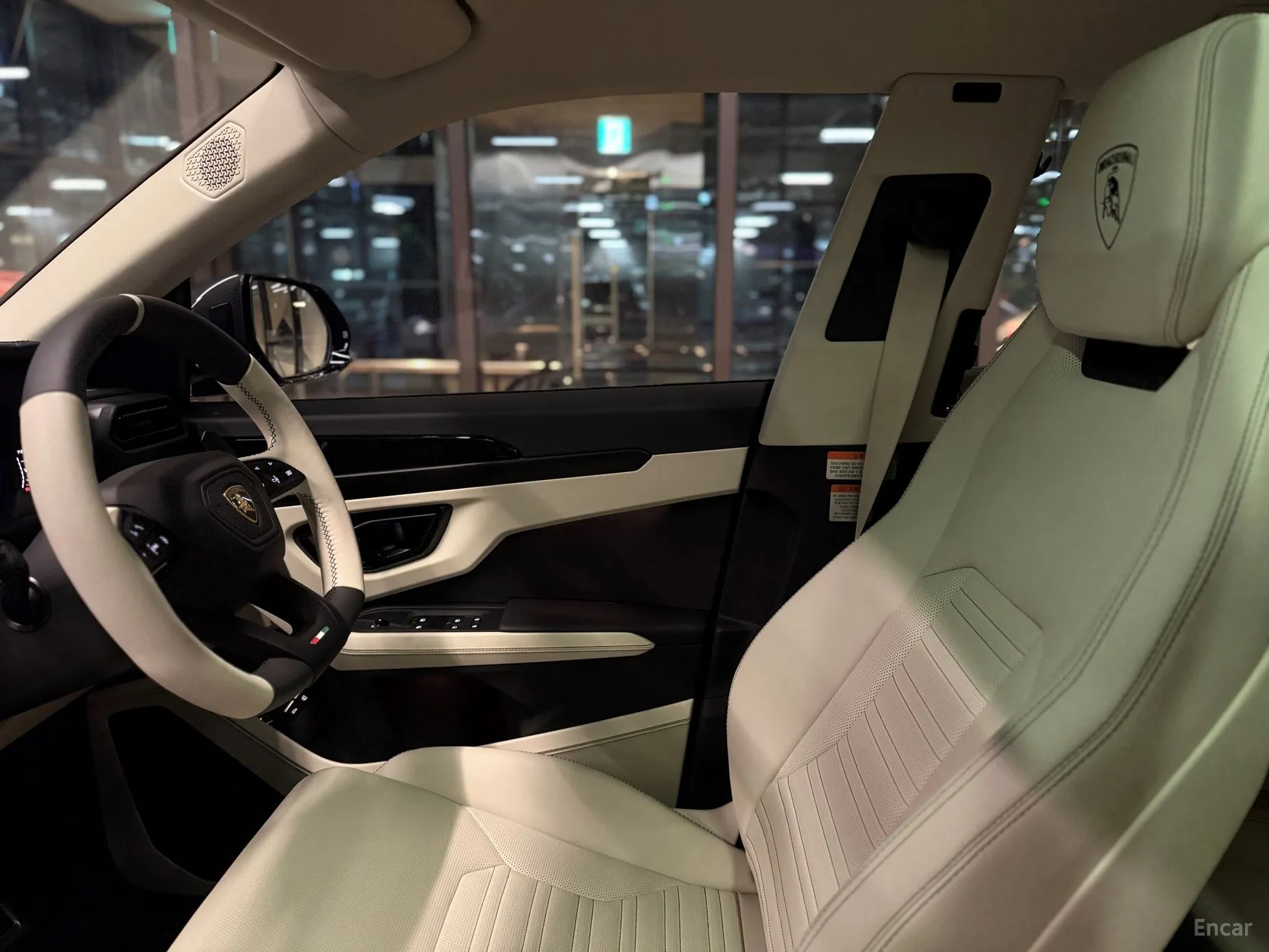Lamborghini Urus превью 12