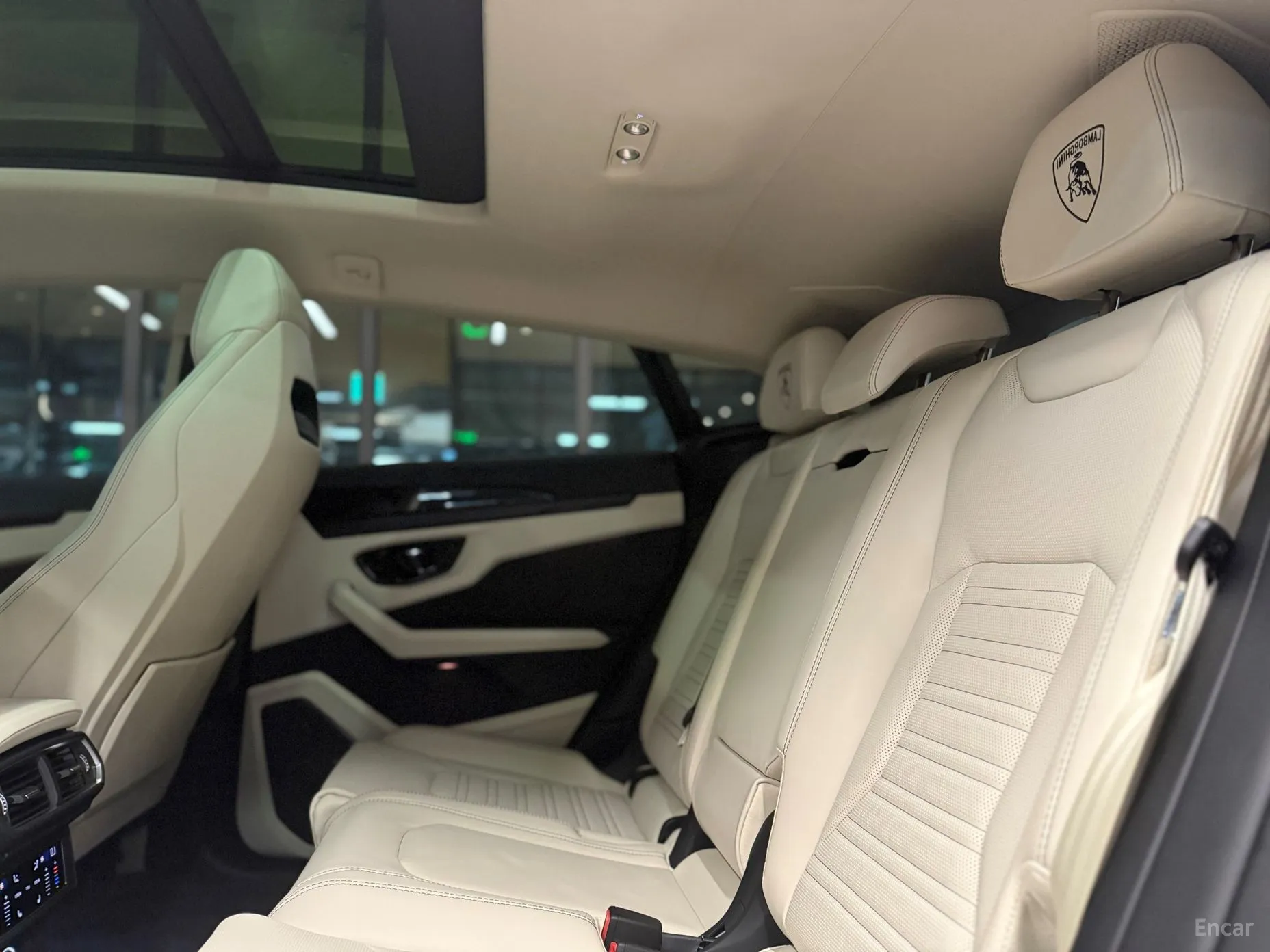 Lamborghini Urus превью 13