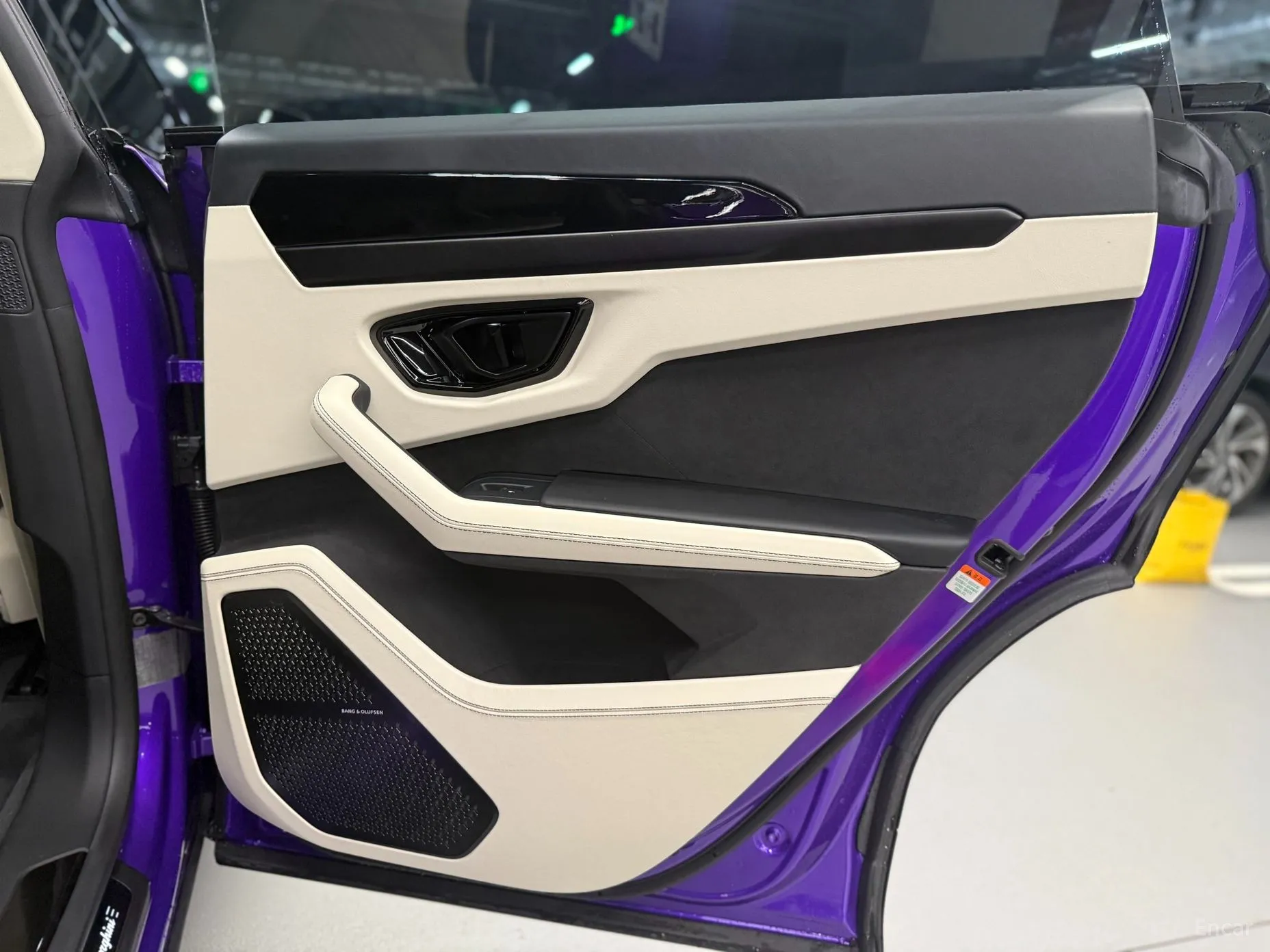 Lamborghini Urus превью 9