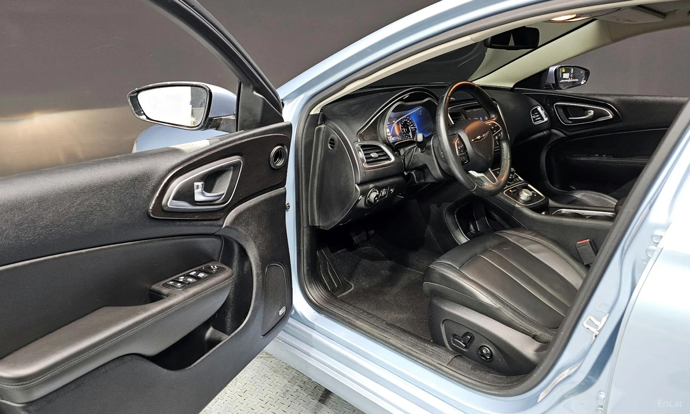 Chrysler 200 Second generation превью 10