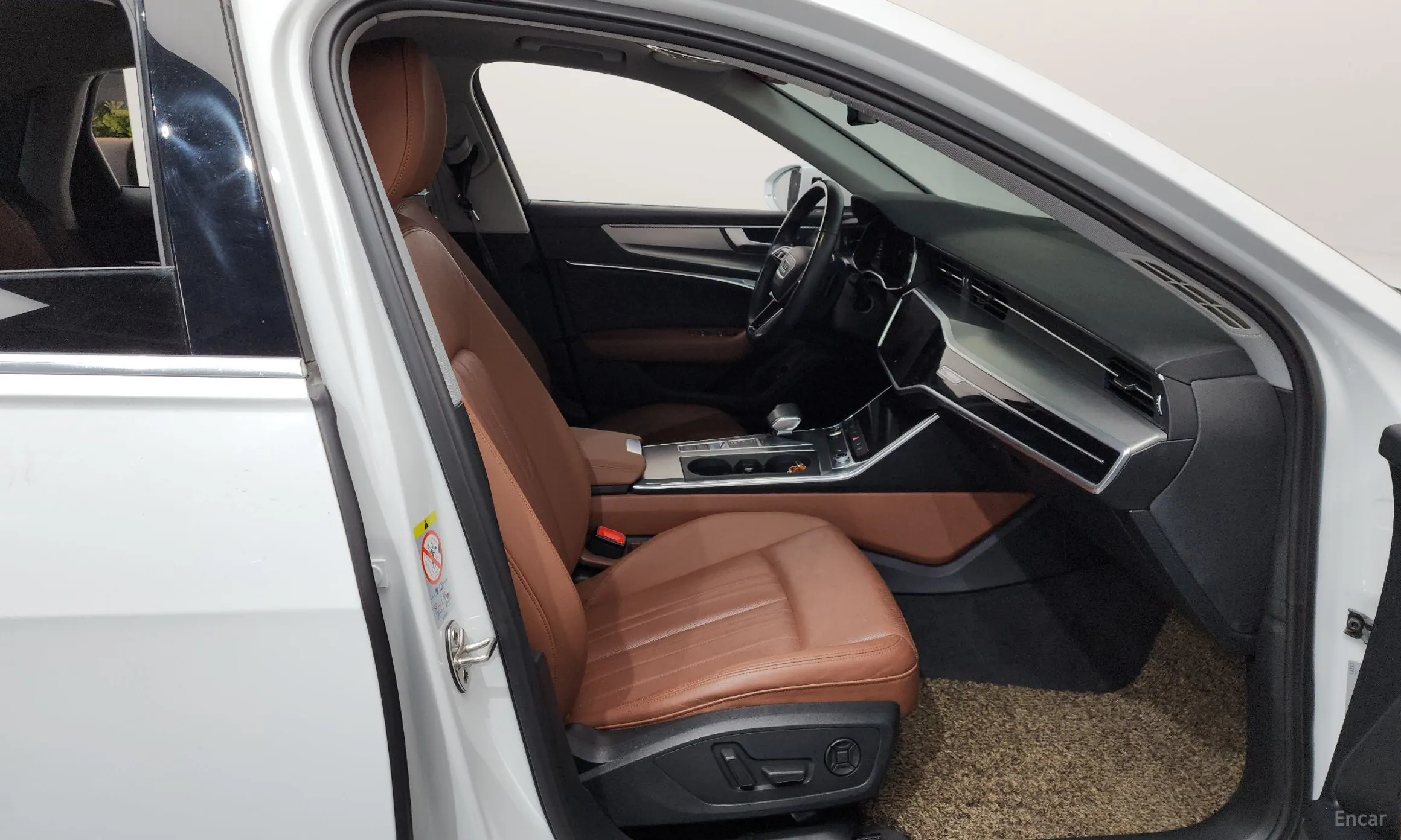 Audi A6 (C8) превью 11