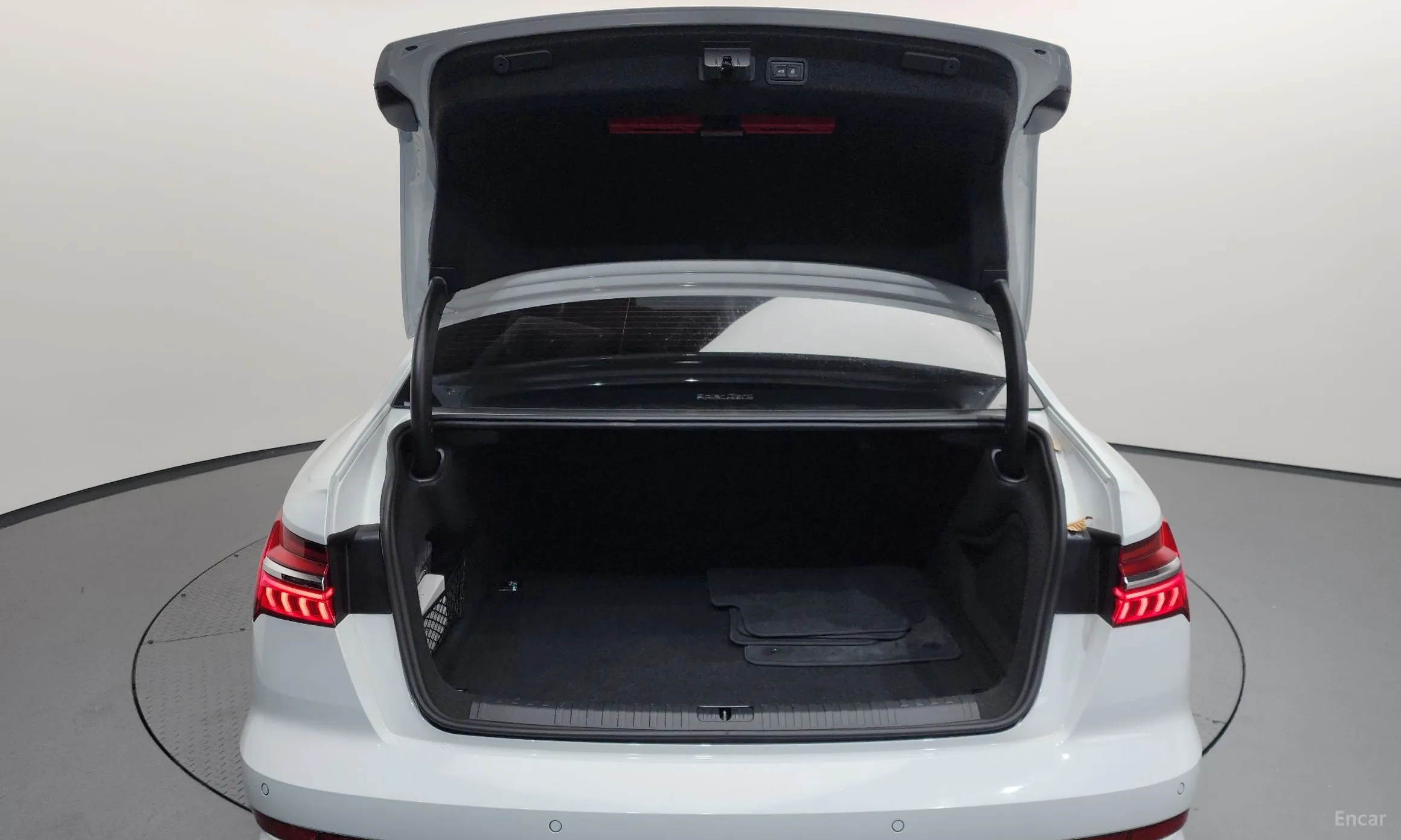 Audi A6 (C8) превью 20