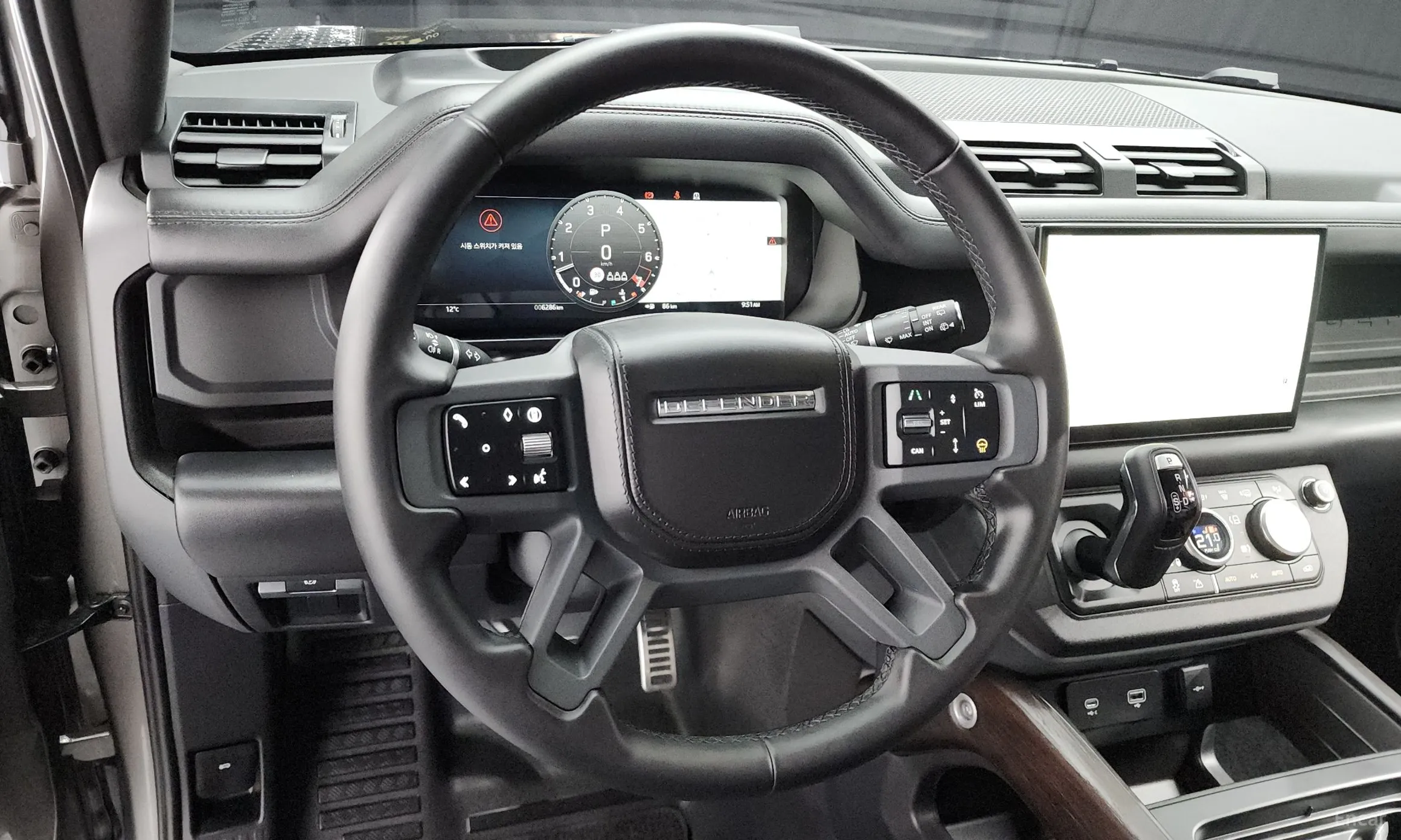 Land Rover Defender (L663) превью 13