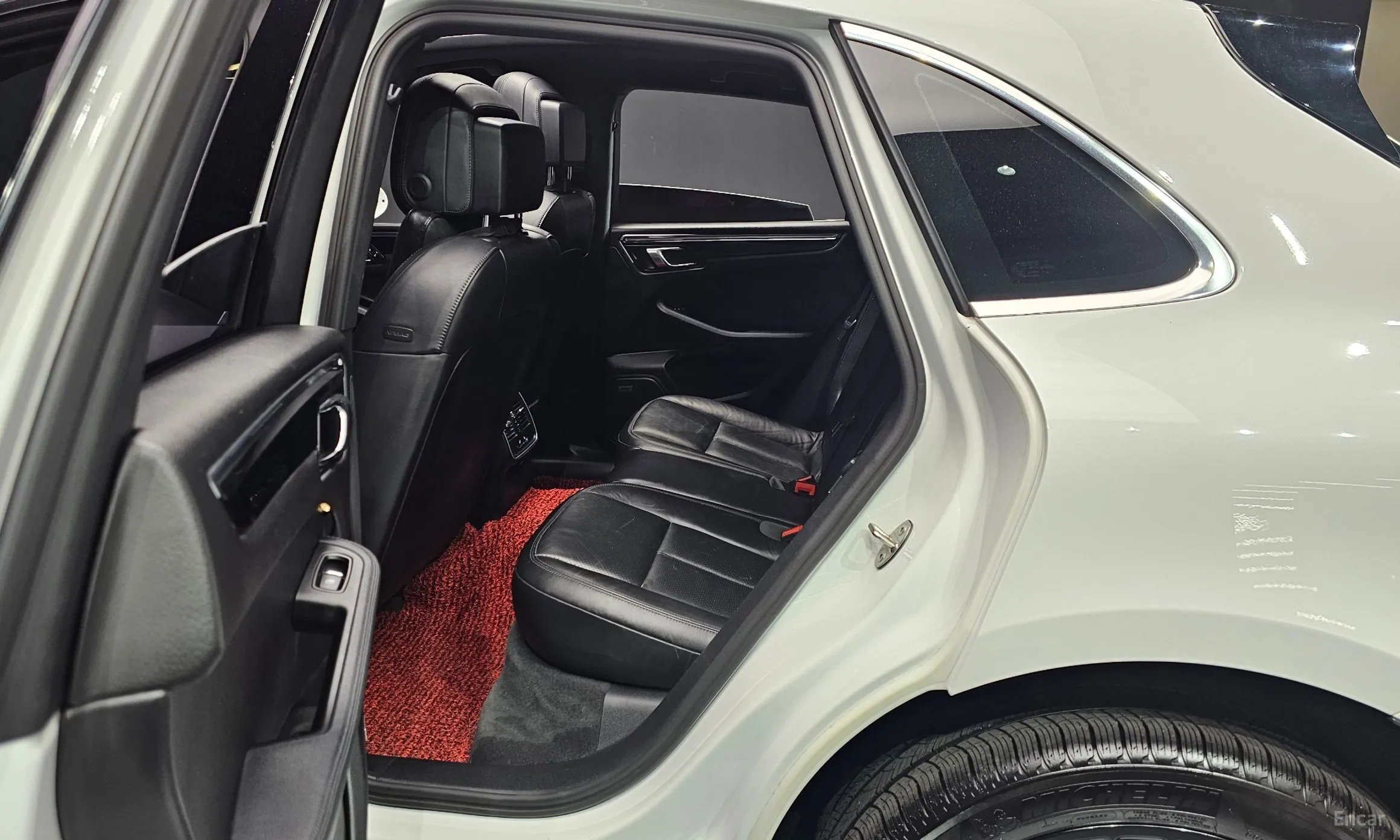 Porsche Macan превью 12