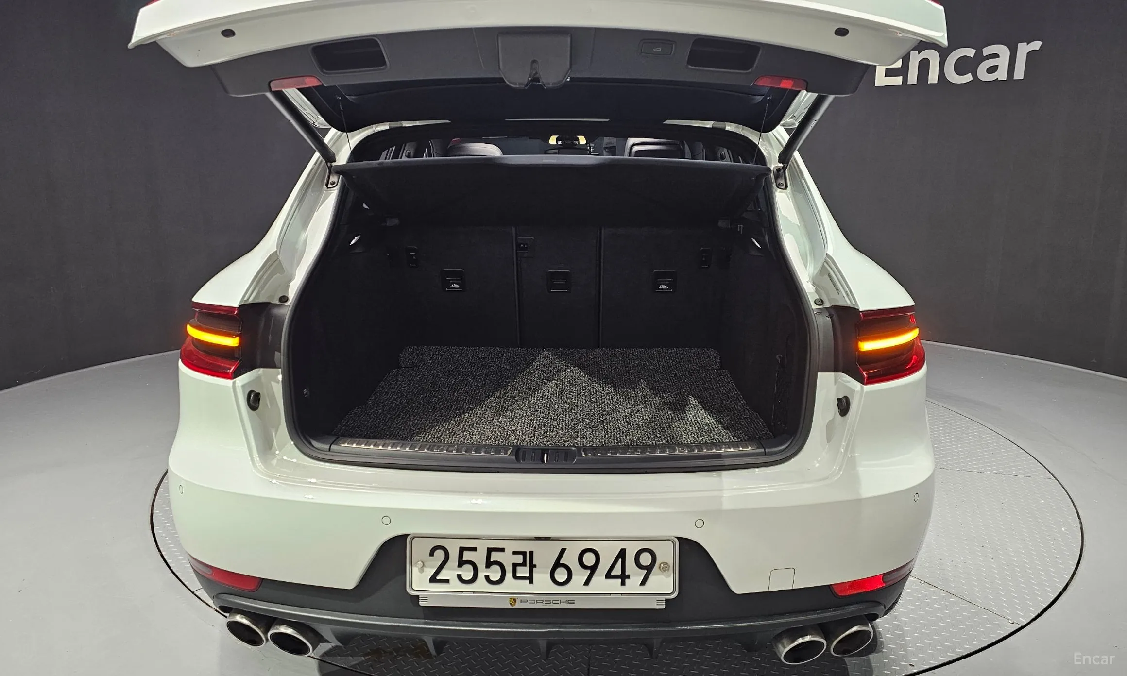 Porsche Macan превью 20