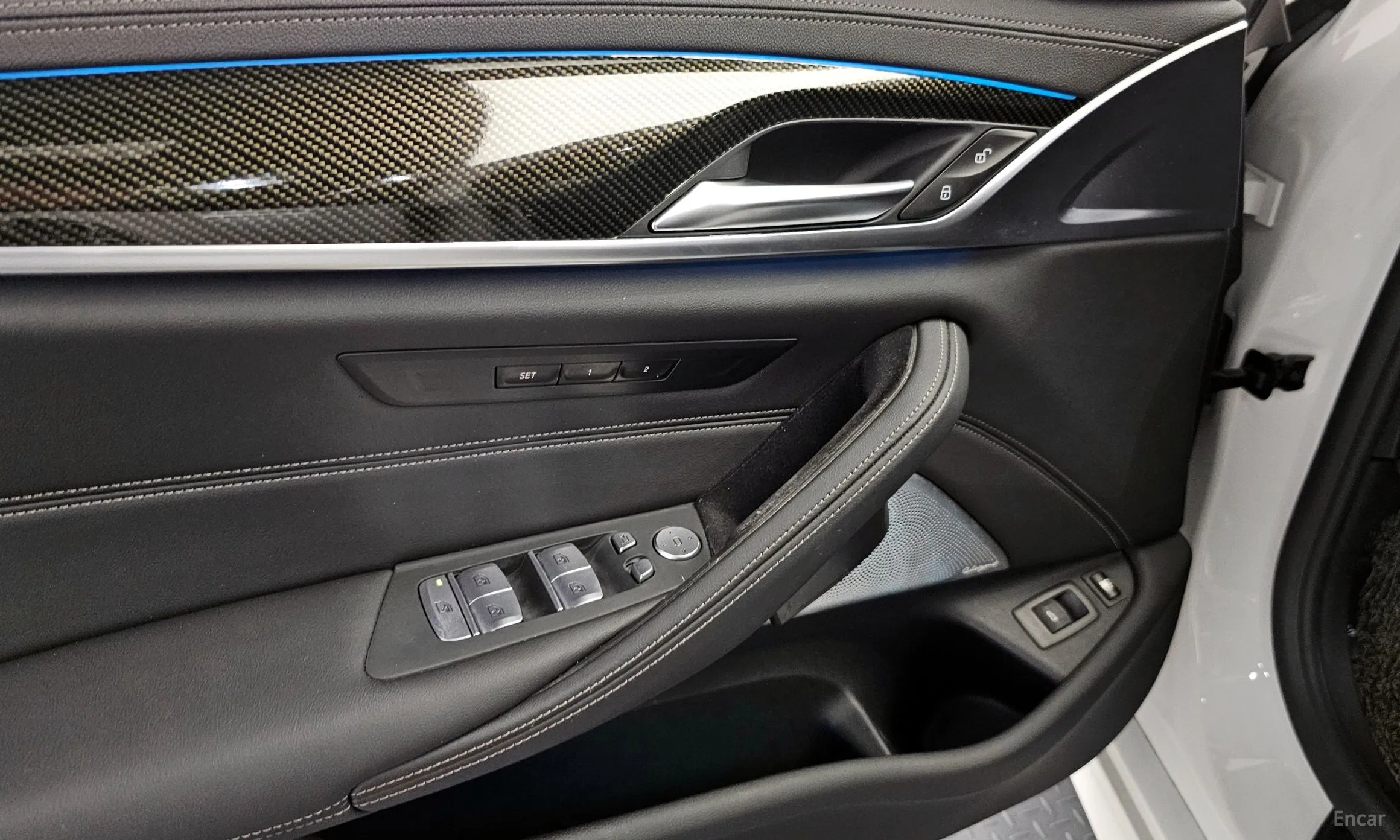 BMW 5 Series (G30) превью 18