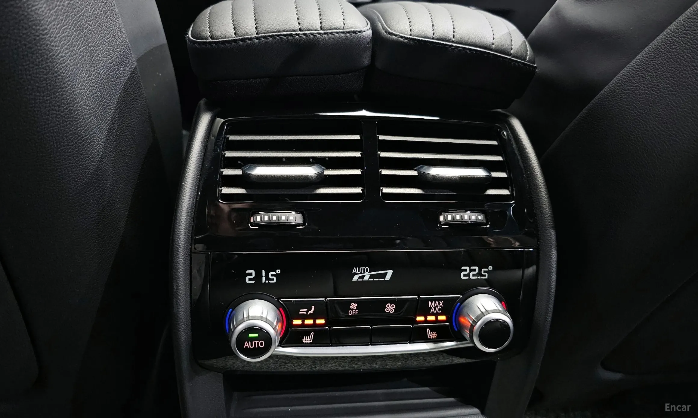 BMW 5 Series (G30) превью 19