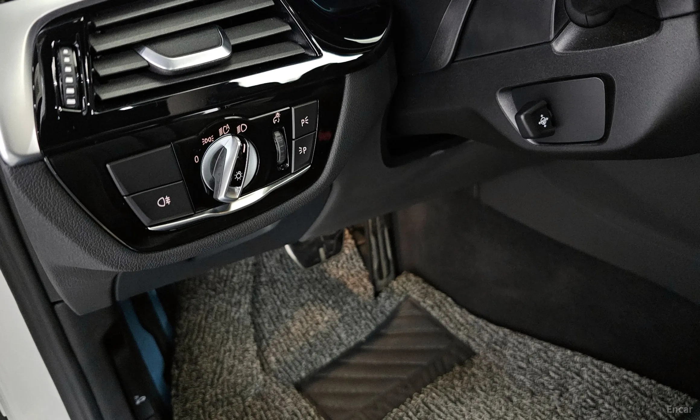 BMW 5 Series (G30) превью 20