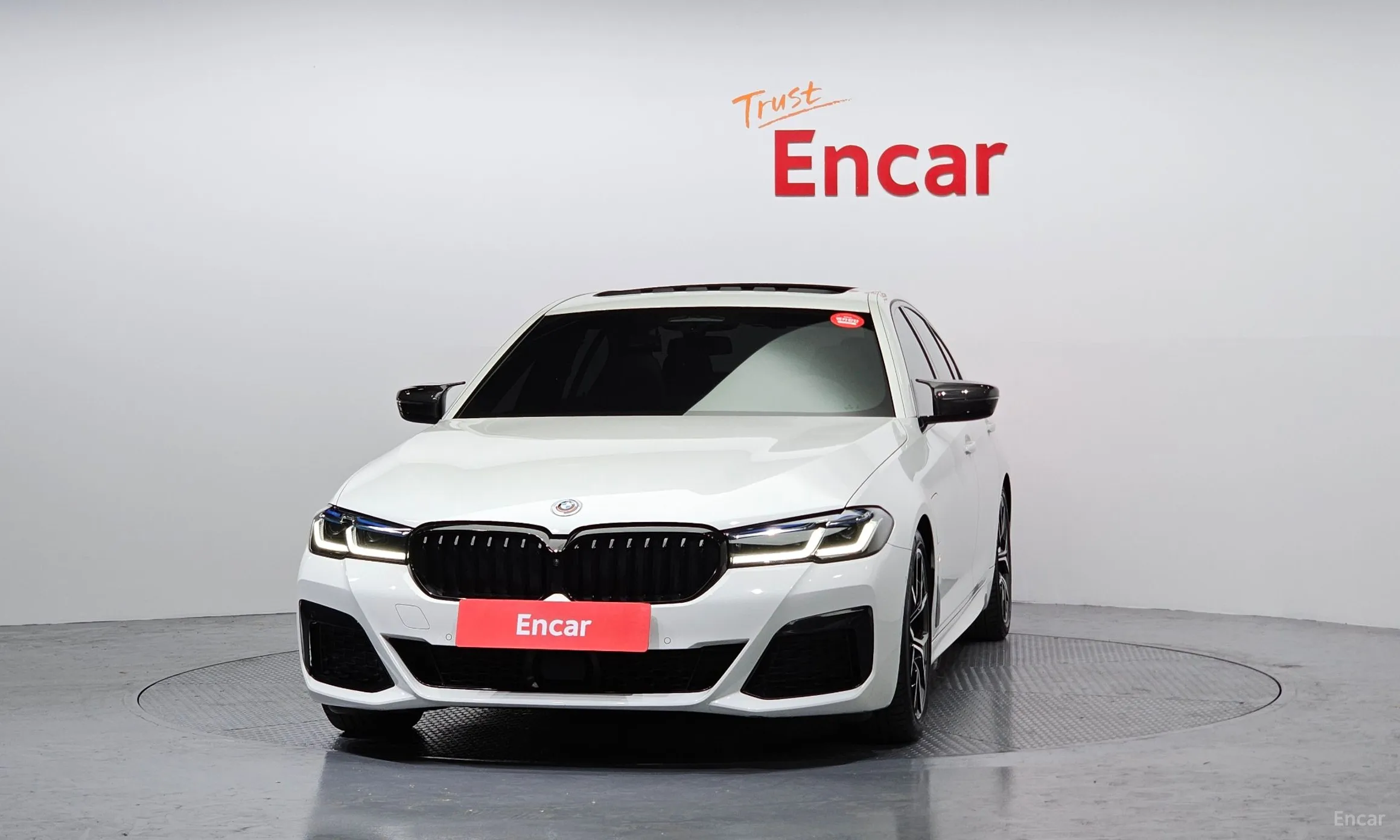 BMW 5 Series (G30) превью 3