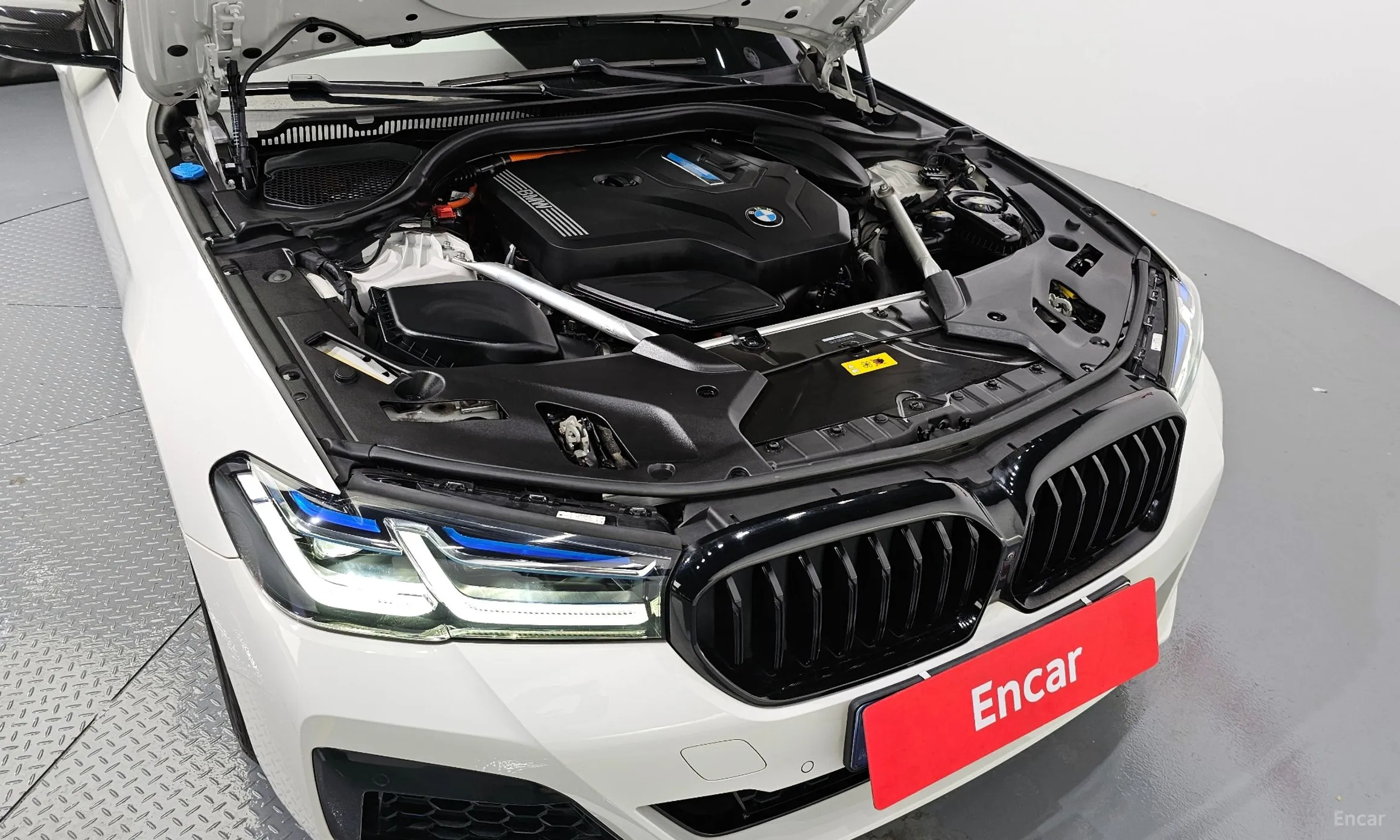 BMW 5 Series (G30) превью 6