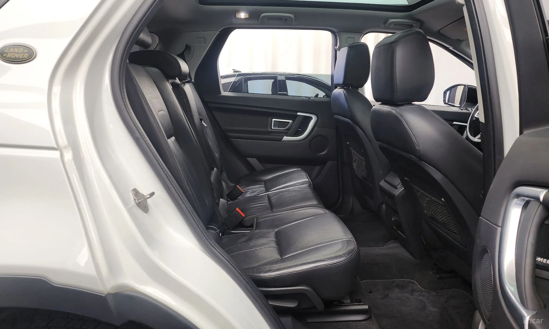 Land Rover Discovery Sports превью 12
