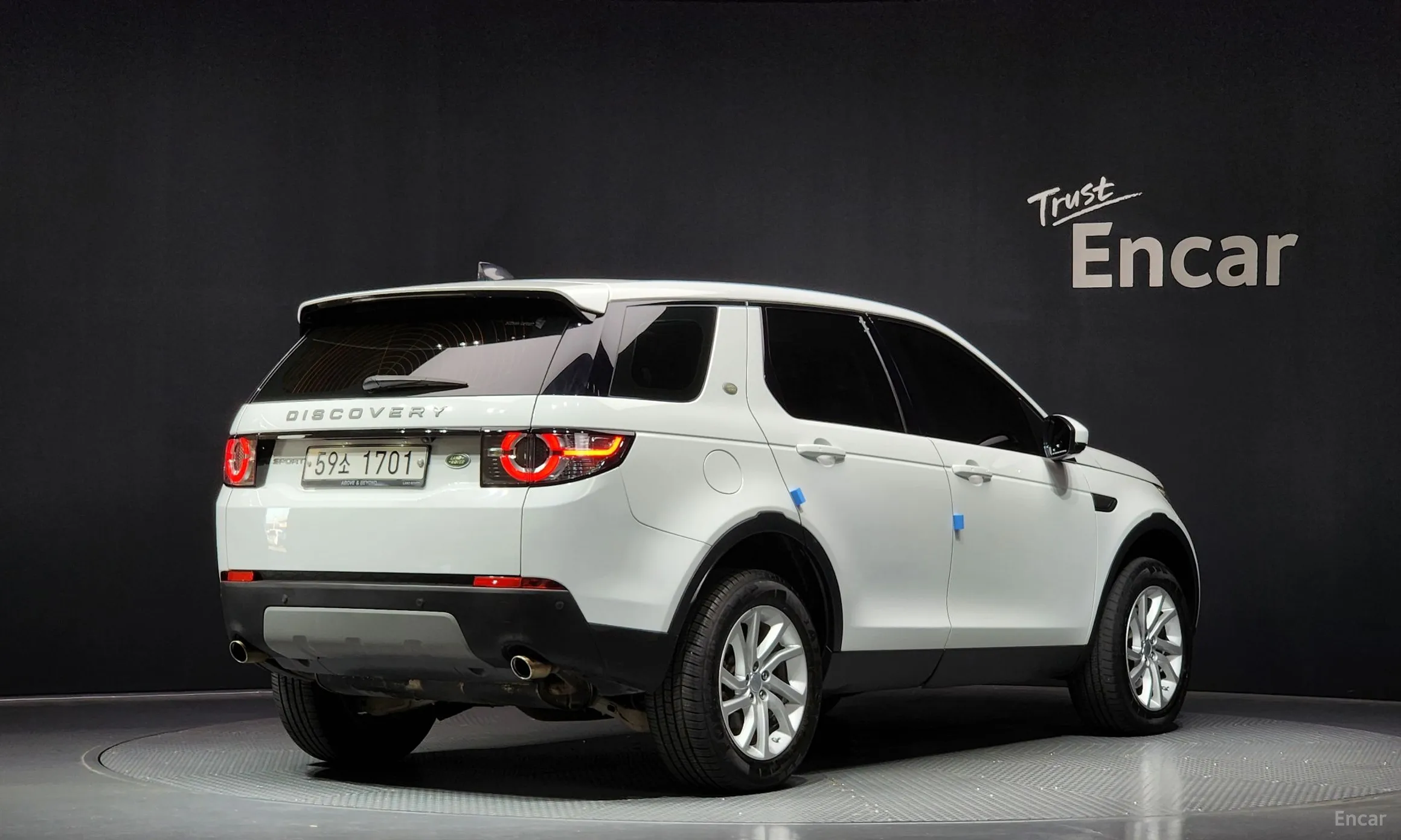 Land Rover Discovery Sports превью 2