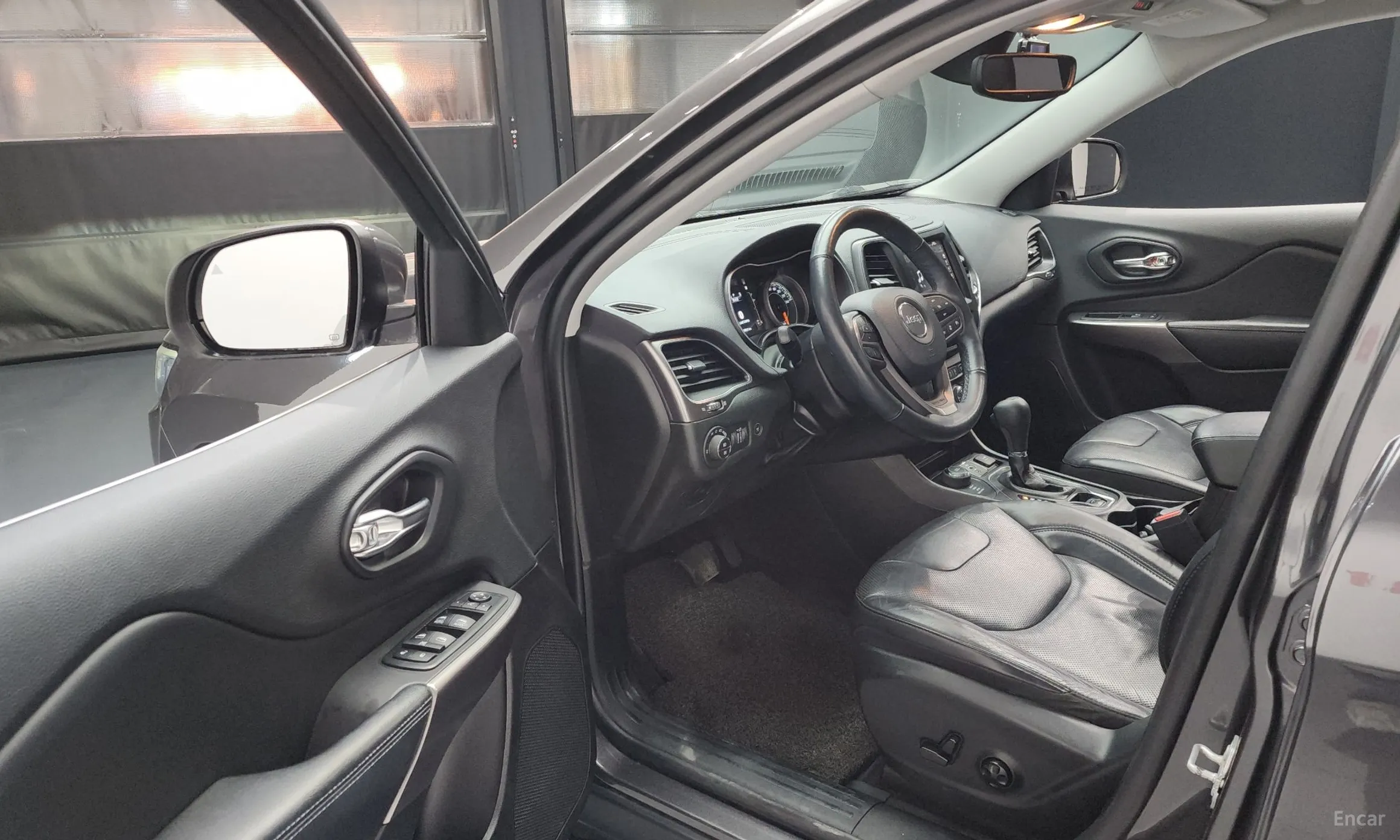 Jeep Cherokee (KL) превью 10