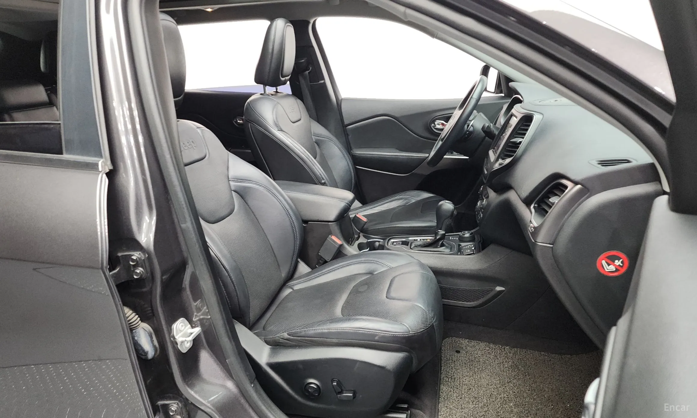 Jeep Cherokee (KL) превью 11