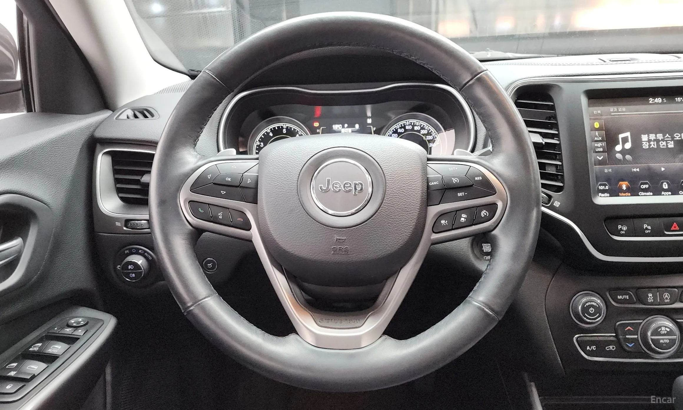 Jeep Cherokee (KL) превью 13