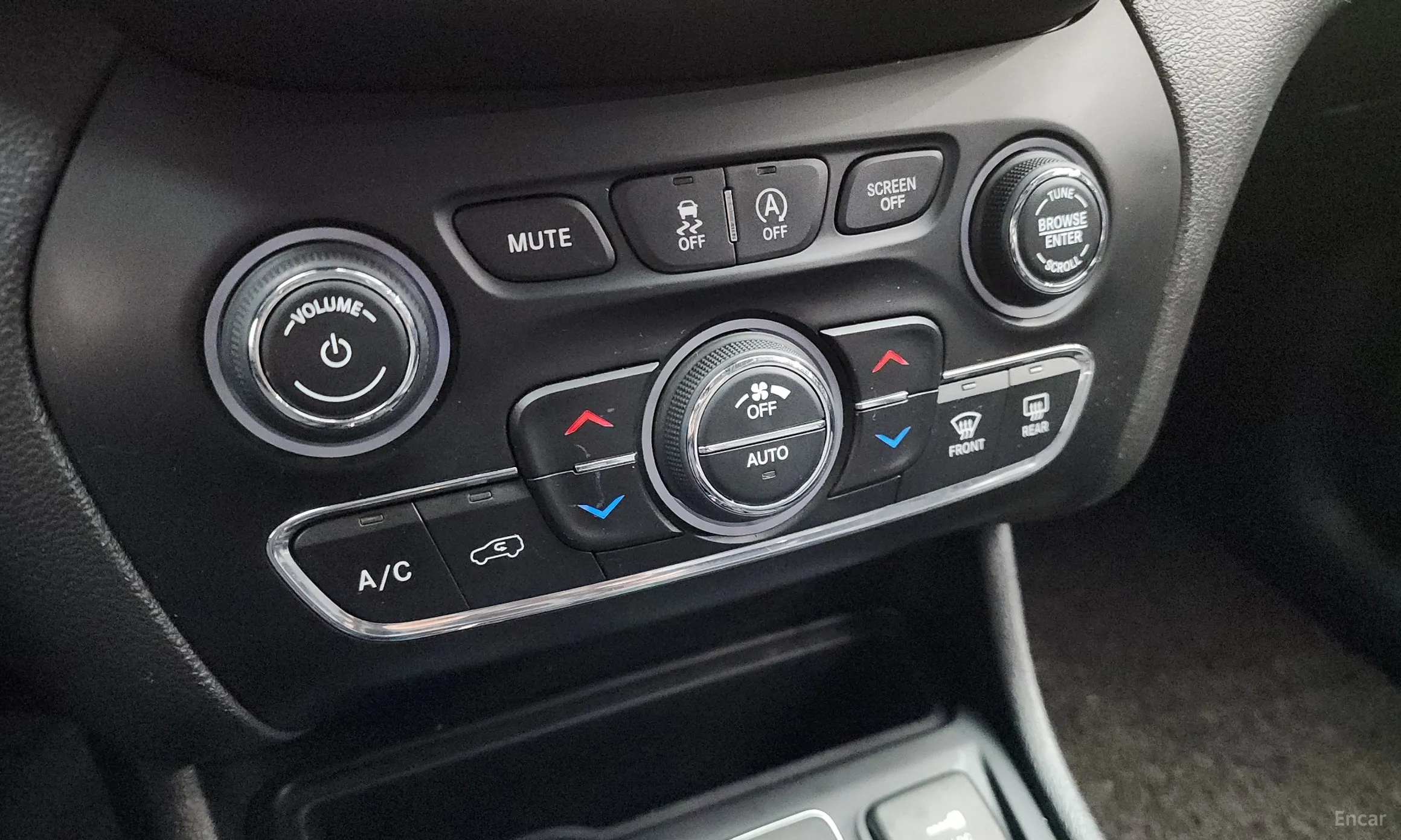 Jeep Cherokee (KL) превью 15