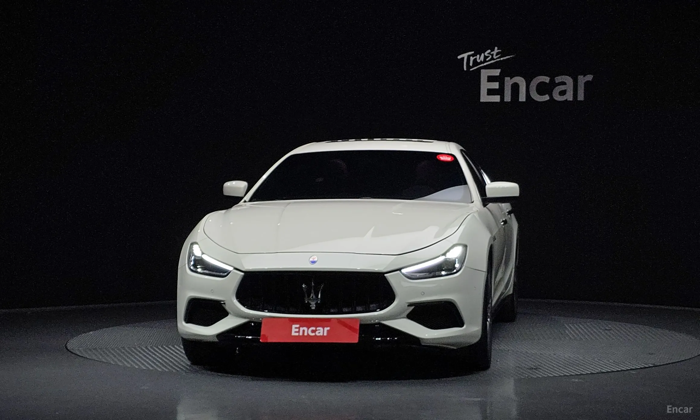 Maserati Ghibli превью 3