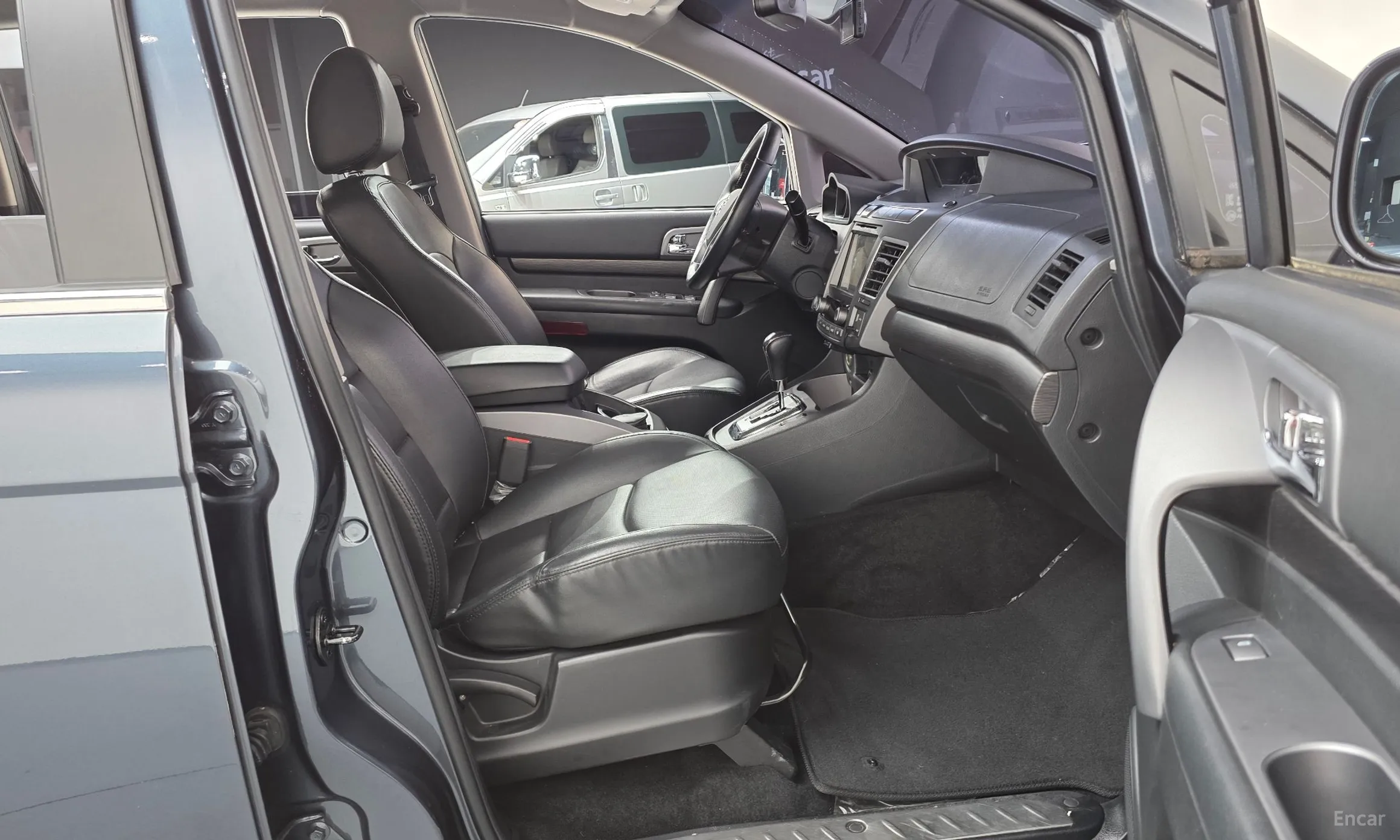KG Mobility (SsangYong) Korando Turismo превью 10