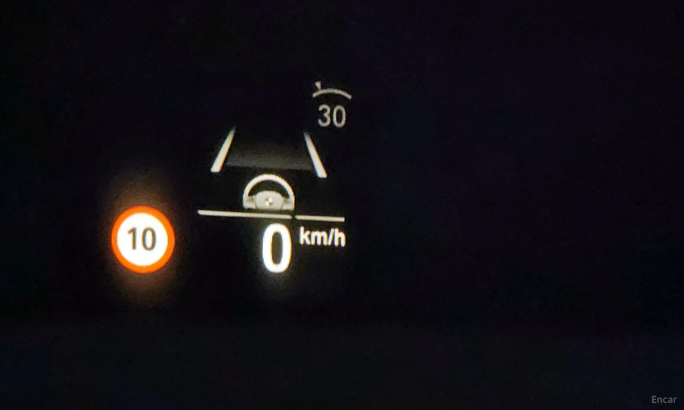 BMW 5 Series (G30) превью 19