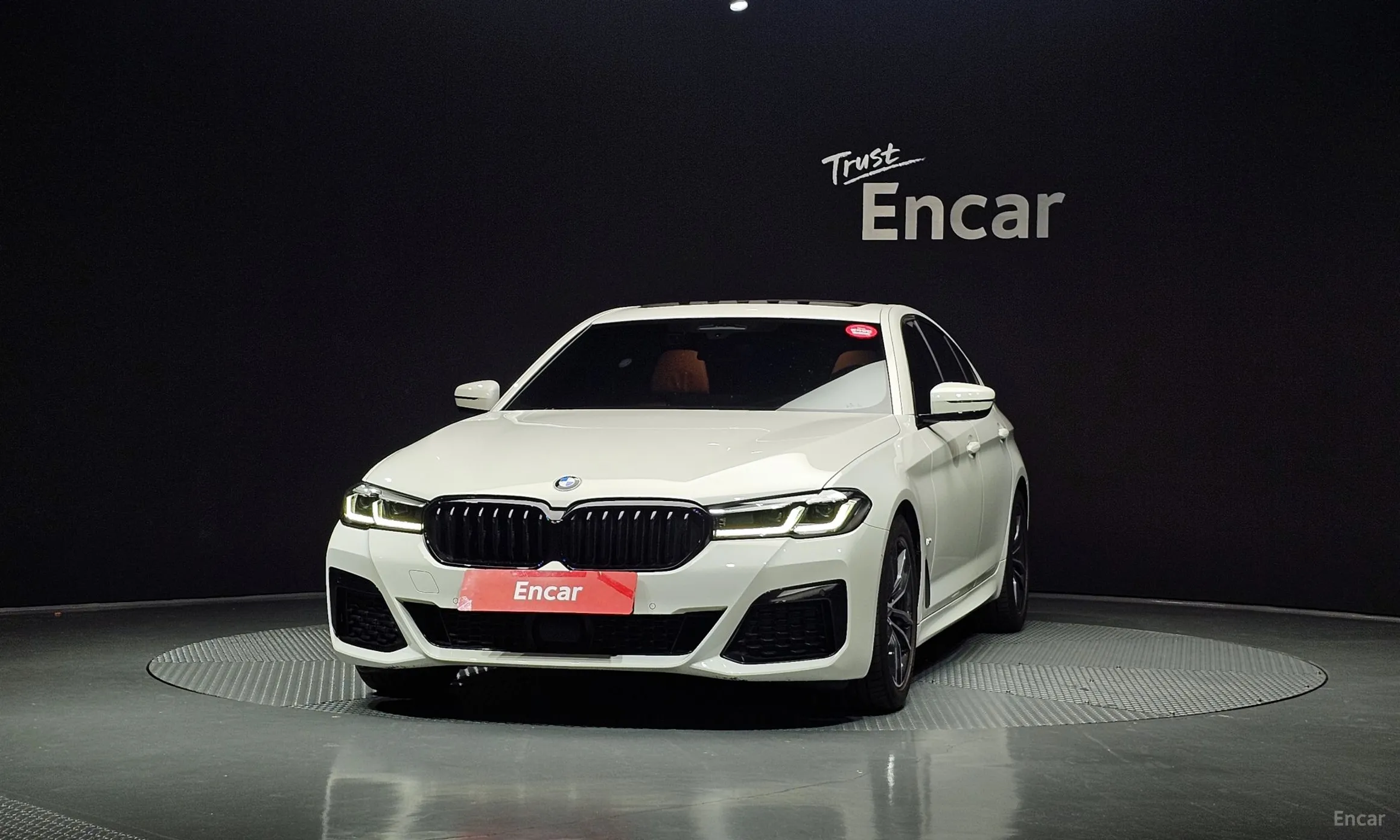 BMW 5 Series (G30) превью 3