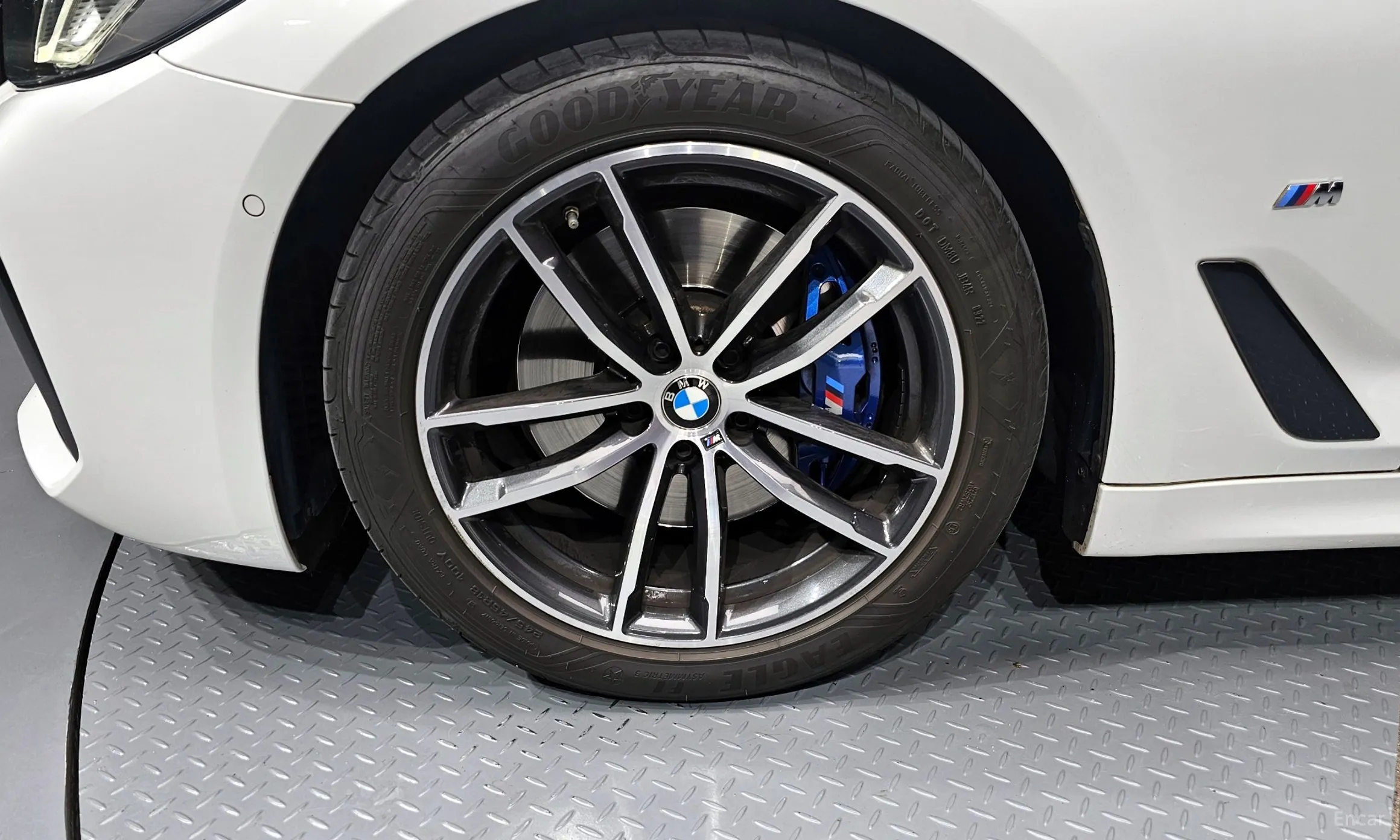 BMW 5 Series (G30) превью 5