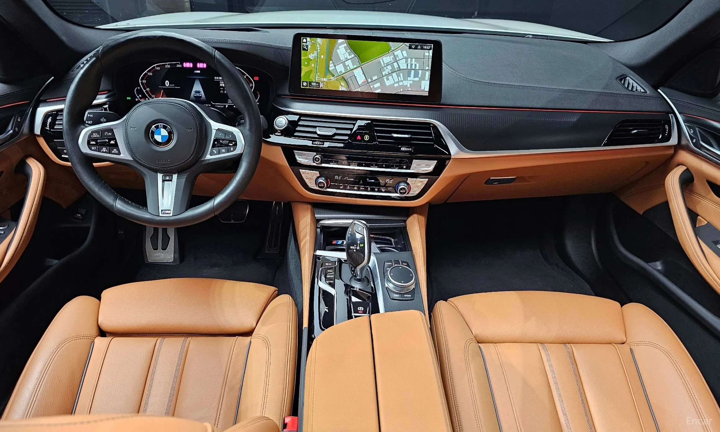 BMW 5 Series (G30) превью 7