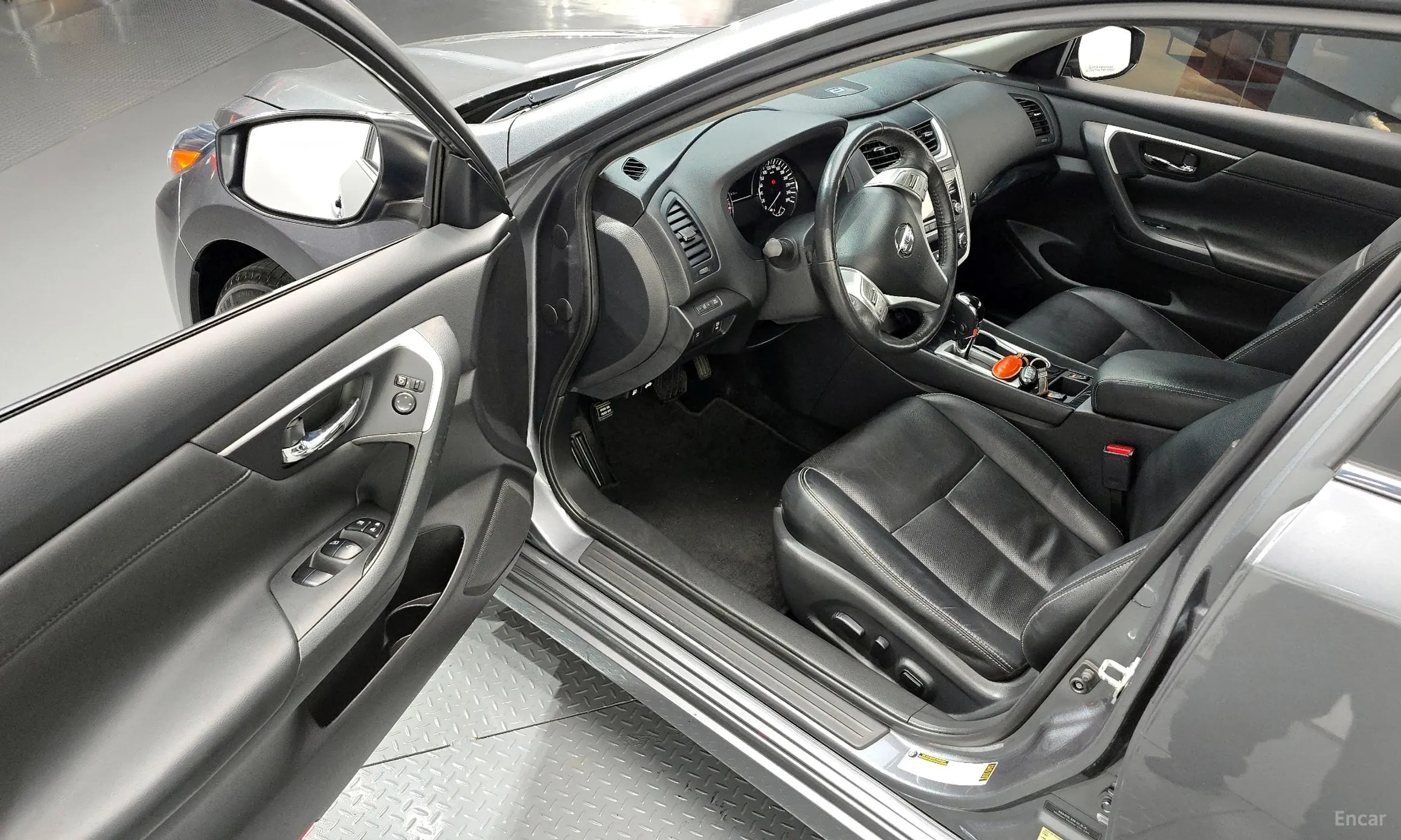 Nissan Altima превью 10