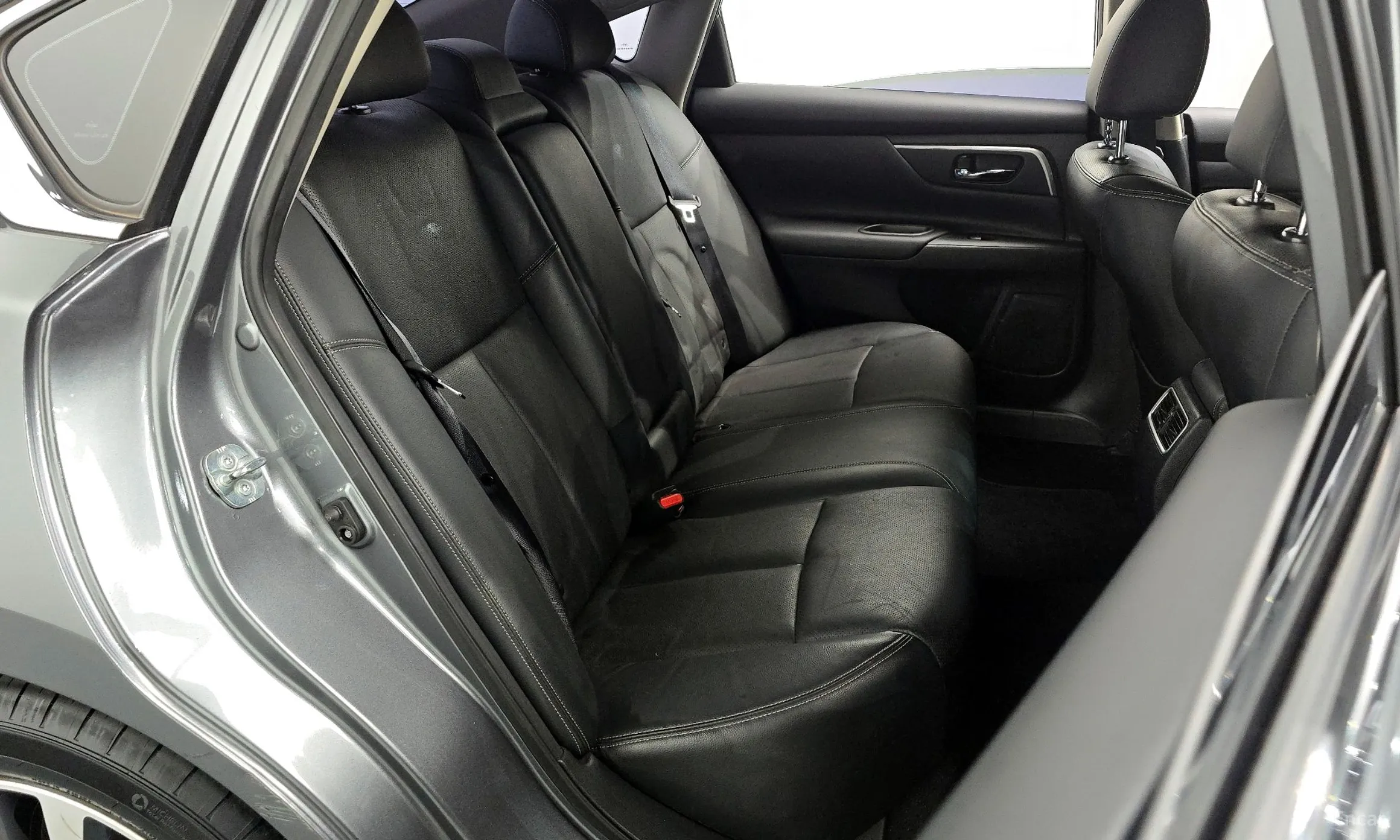 Nissan Altima превью 12