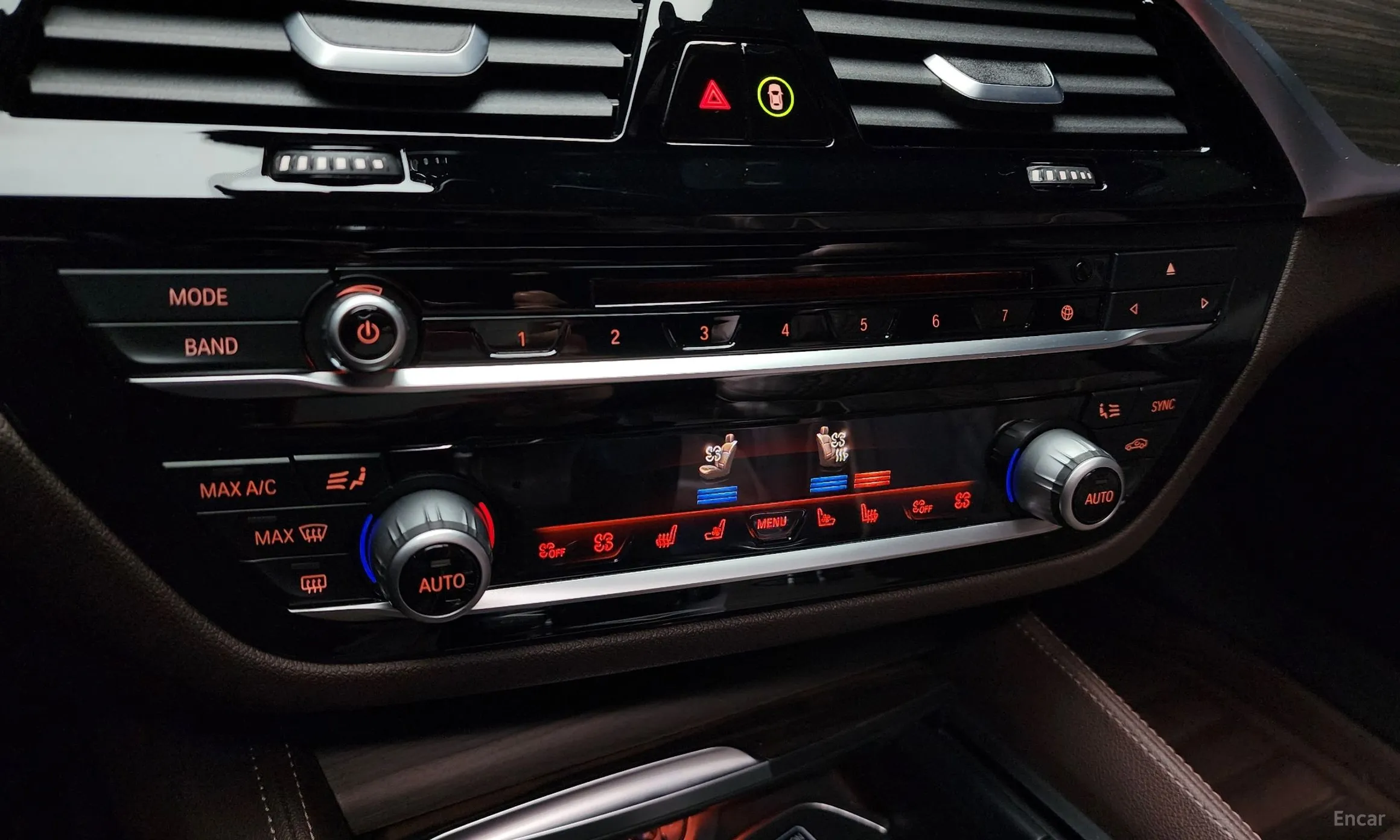 BMW 5 Series (G30) превью 17