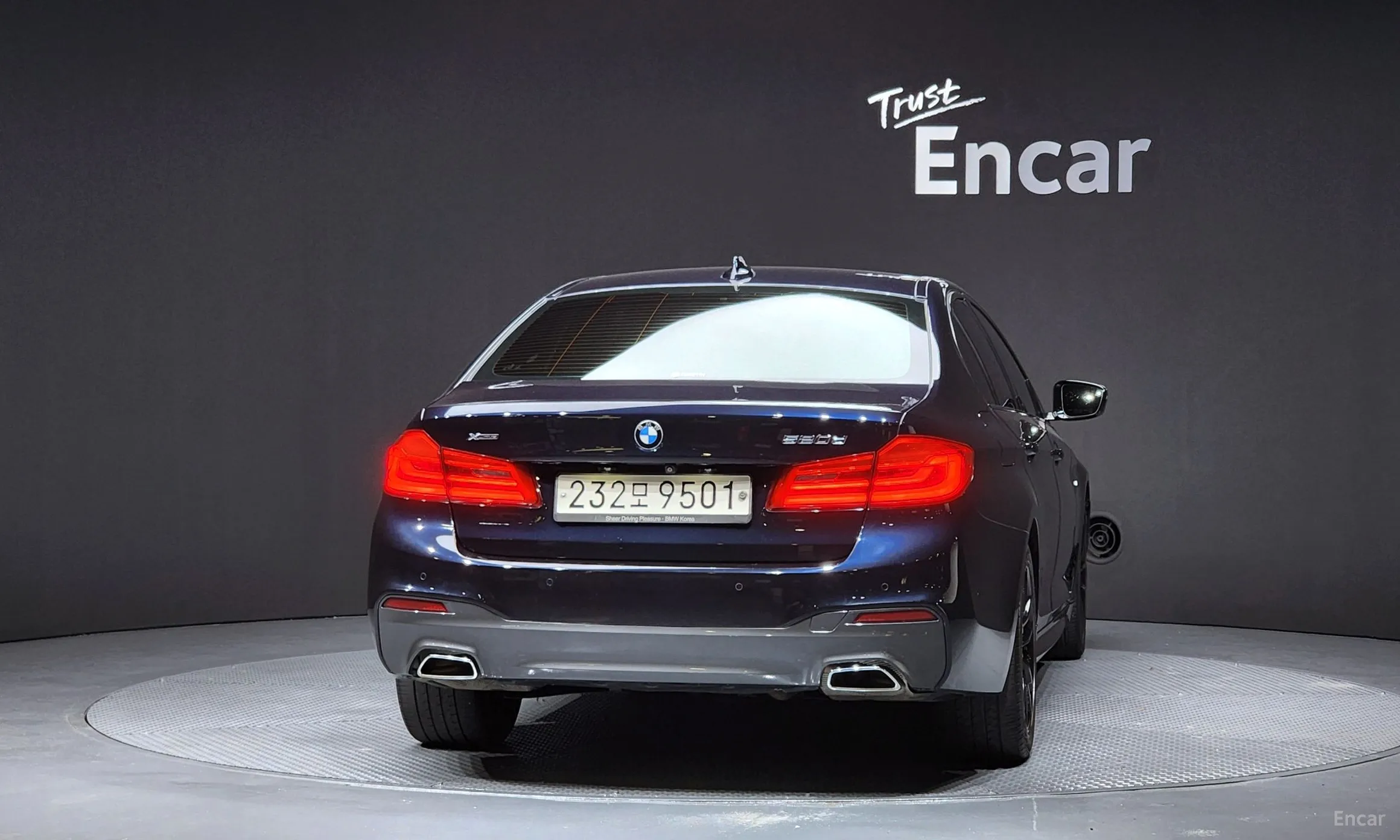 BMW 5 Series (G30) превью 4