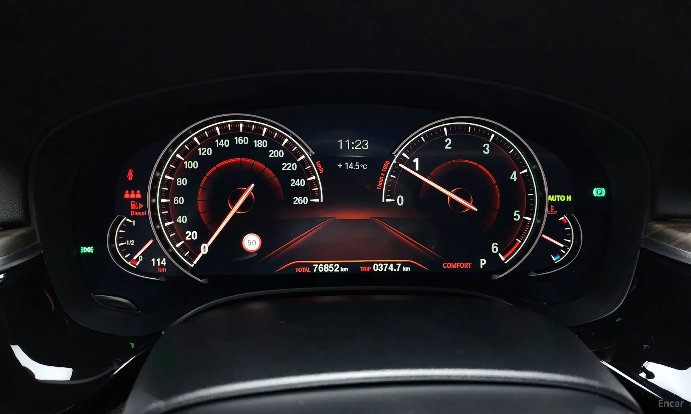 BMW 5 Series (G30) превью 8